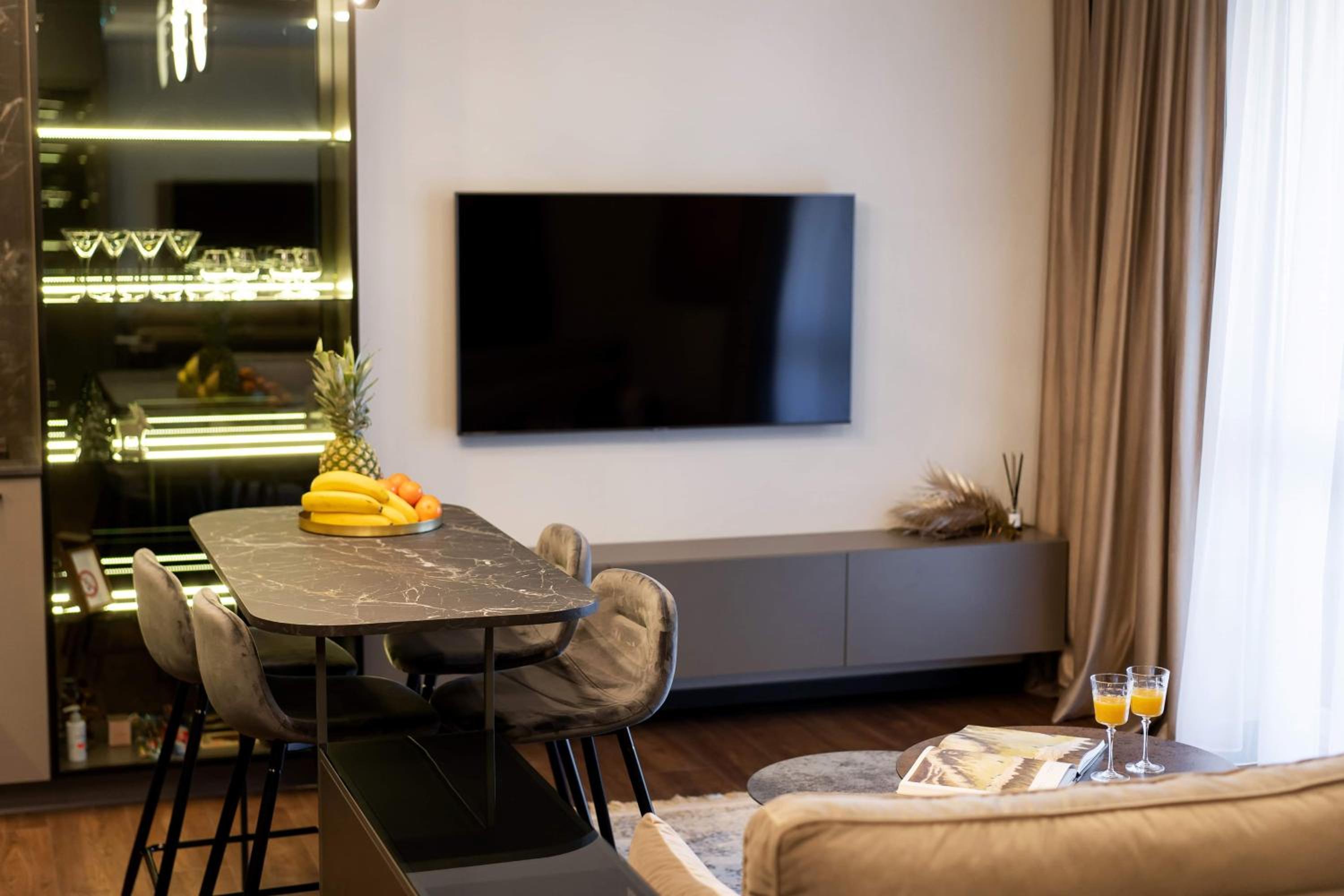 One-Bedroom Apartment - Photo 17