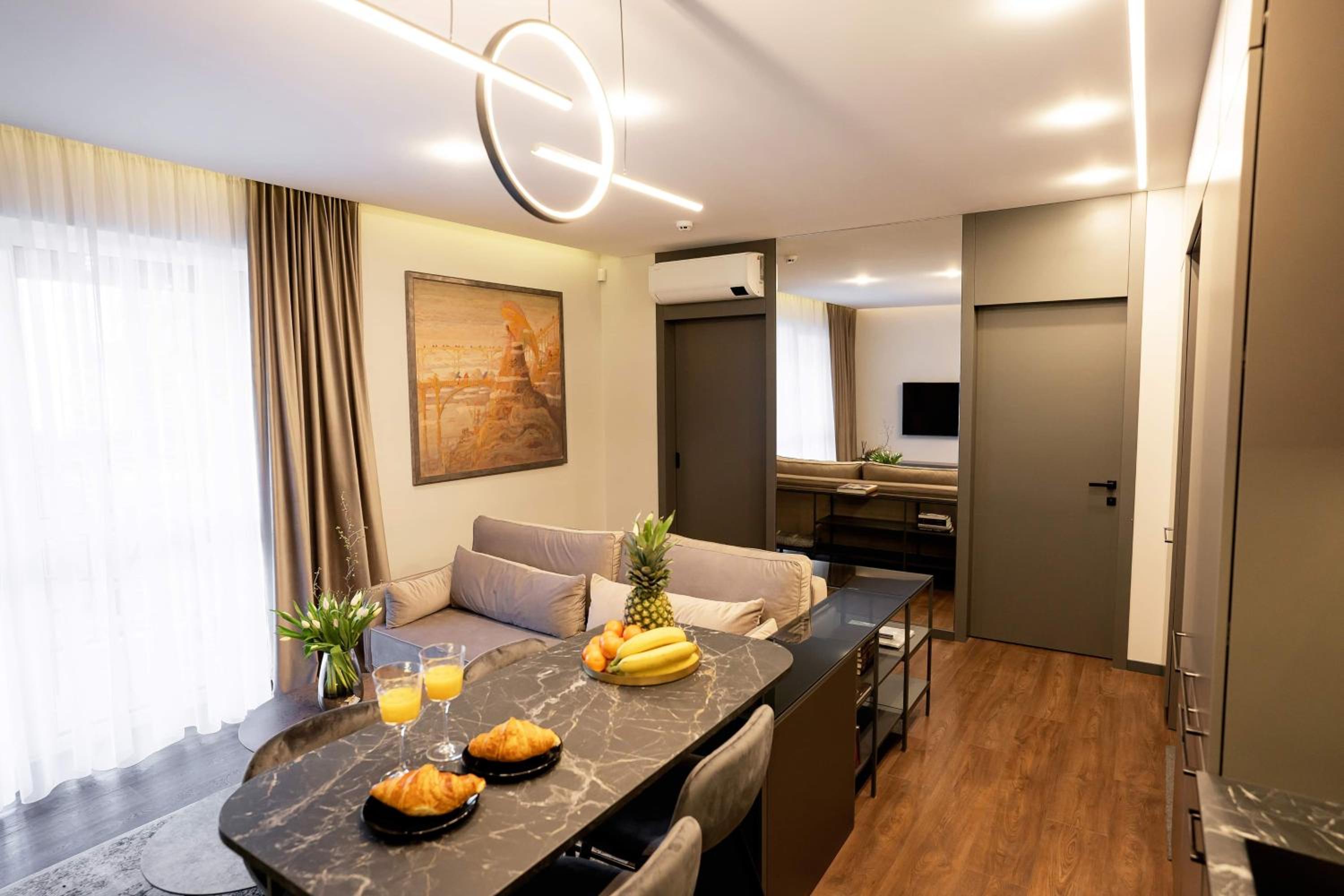 One-Bedroom Apartment - Photo 1