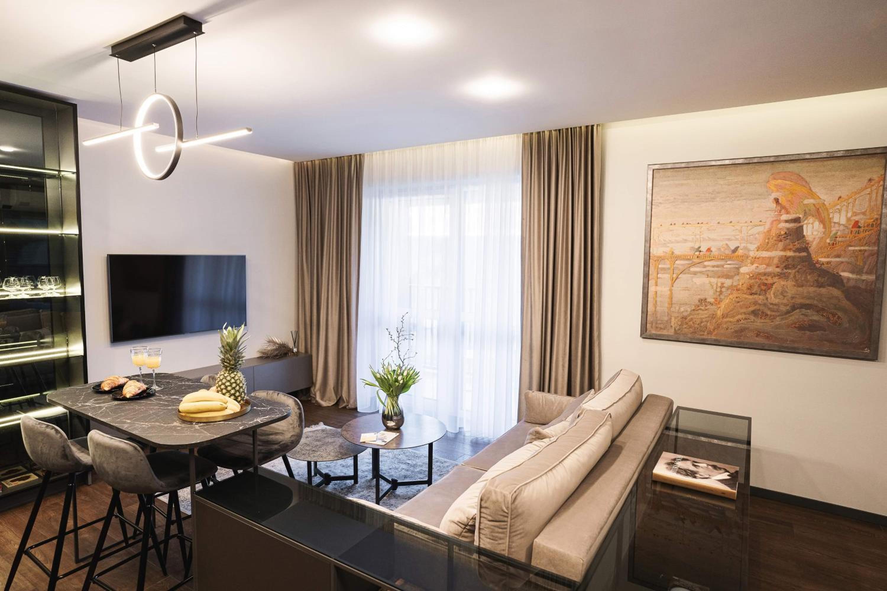 One-Bedroom Apartment - Photo 25