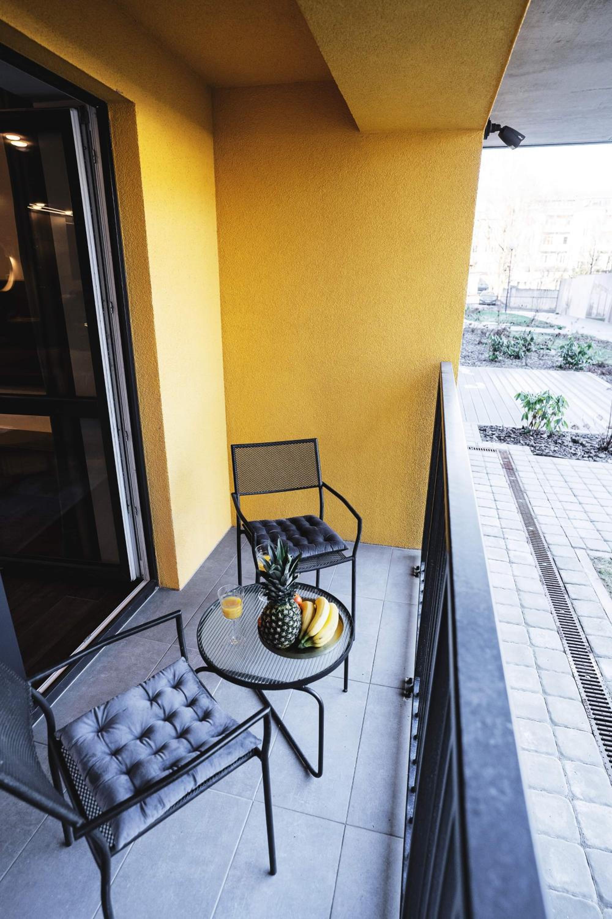 One-Bedroom Apartment - Photo 6