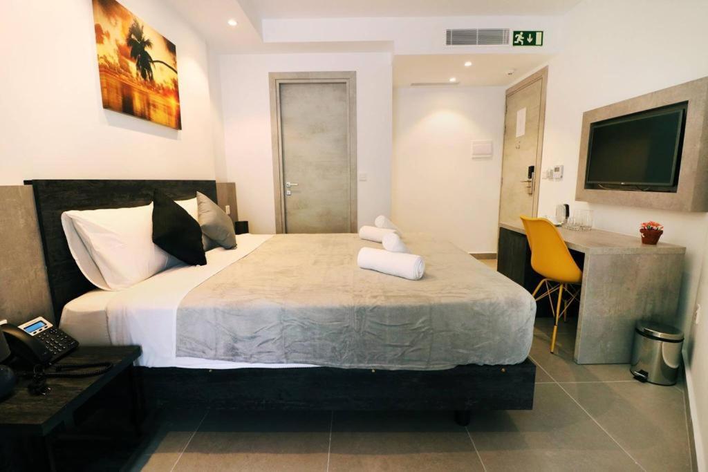 Double or Twin Room with Balcony