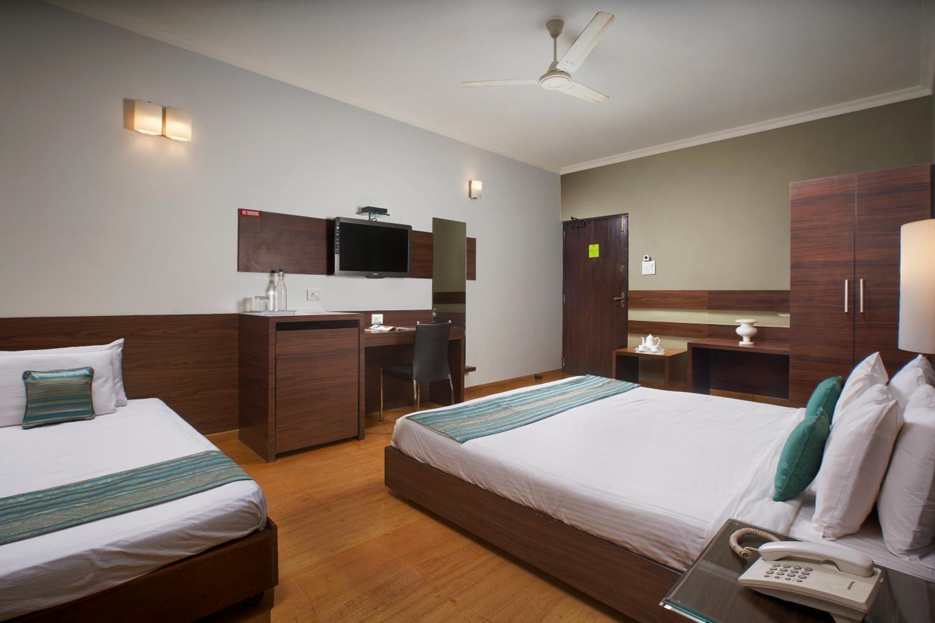 Luxury Room with Balcony photo 3