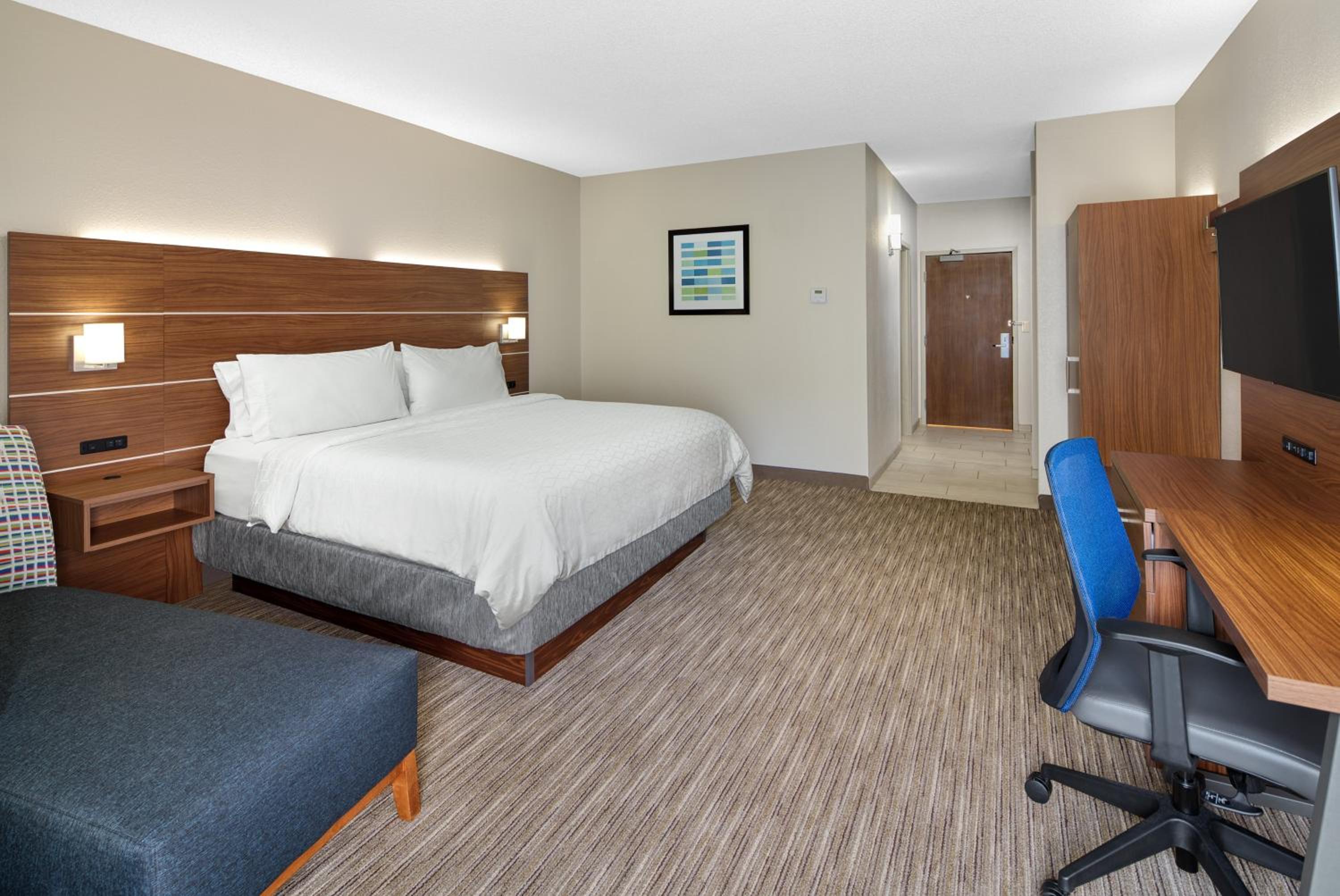 Standard King Room - Photo 3