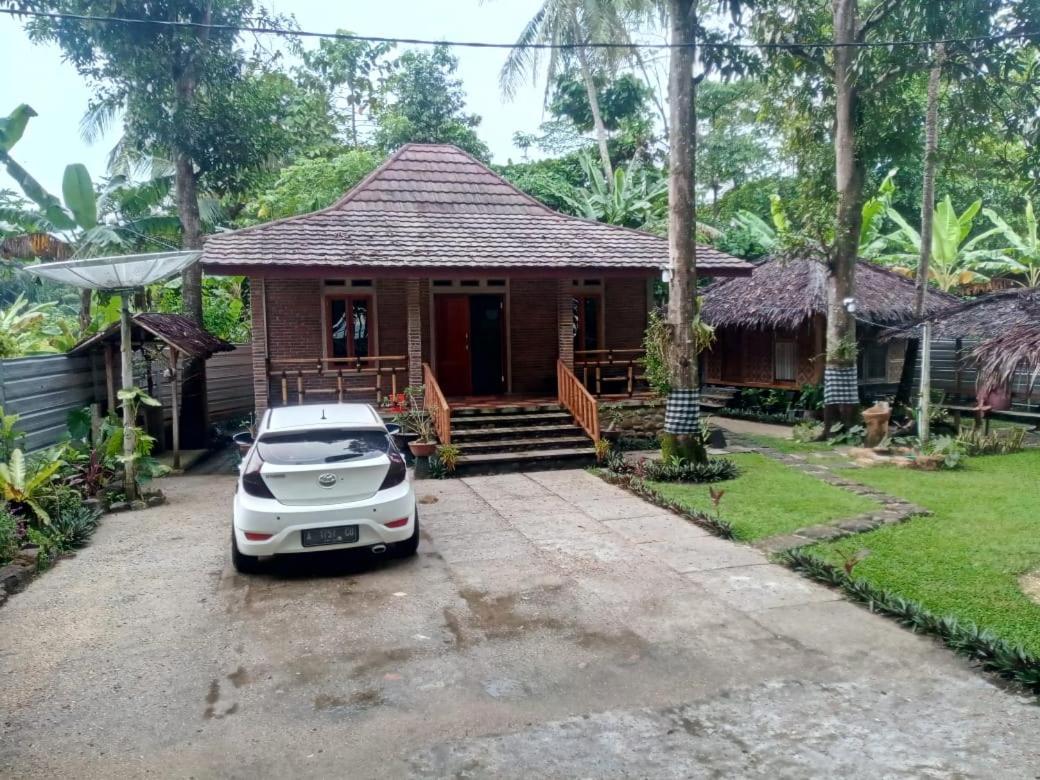 Three-Bedroom Villa photo 1