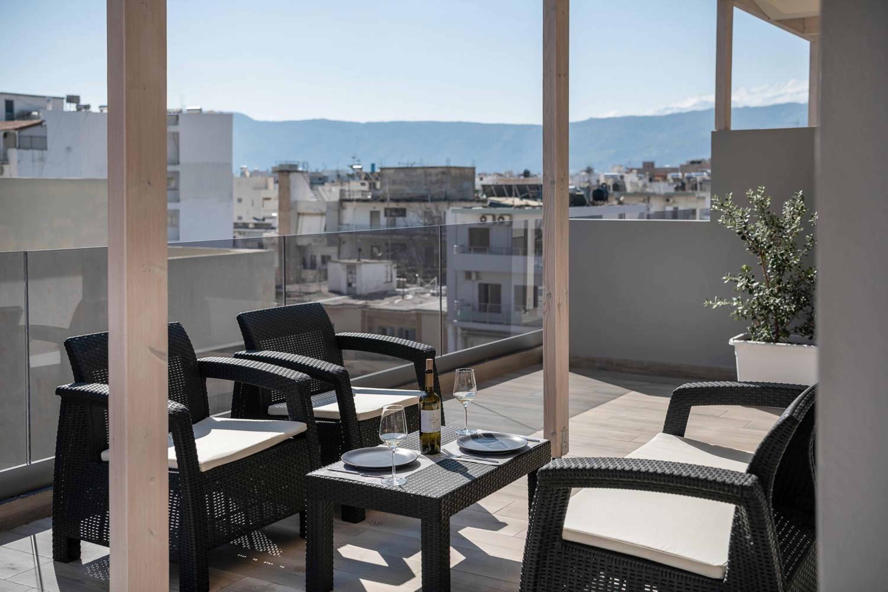 Junior Suite with Terrace - Photo 8
