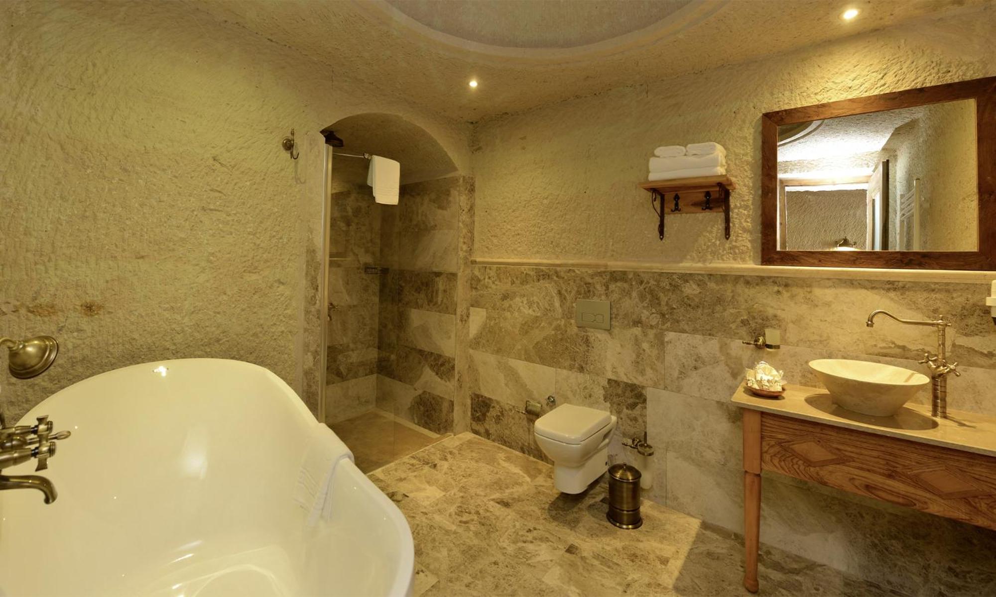 Deluxe Double Room - Photo 8