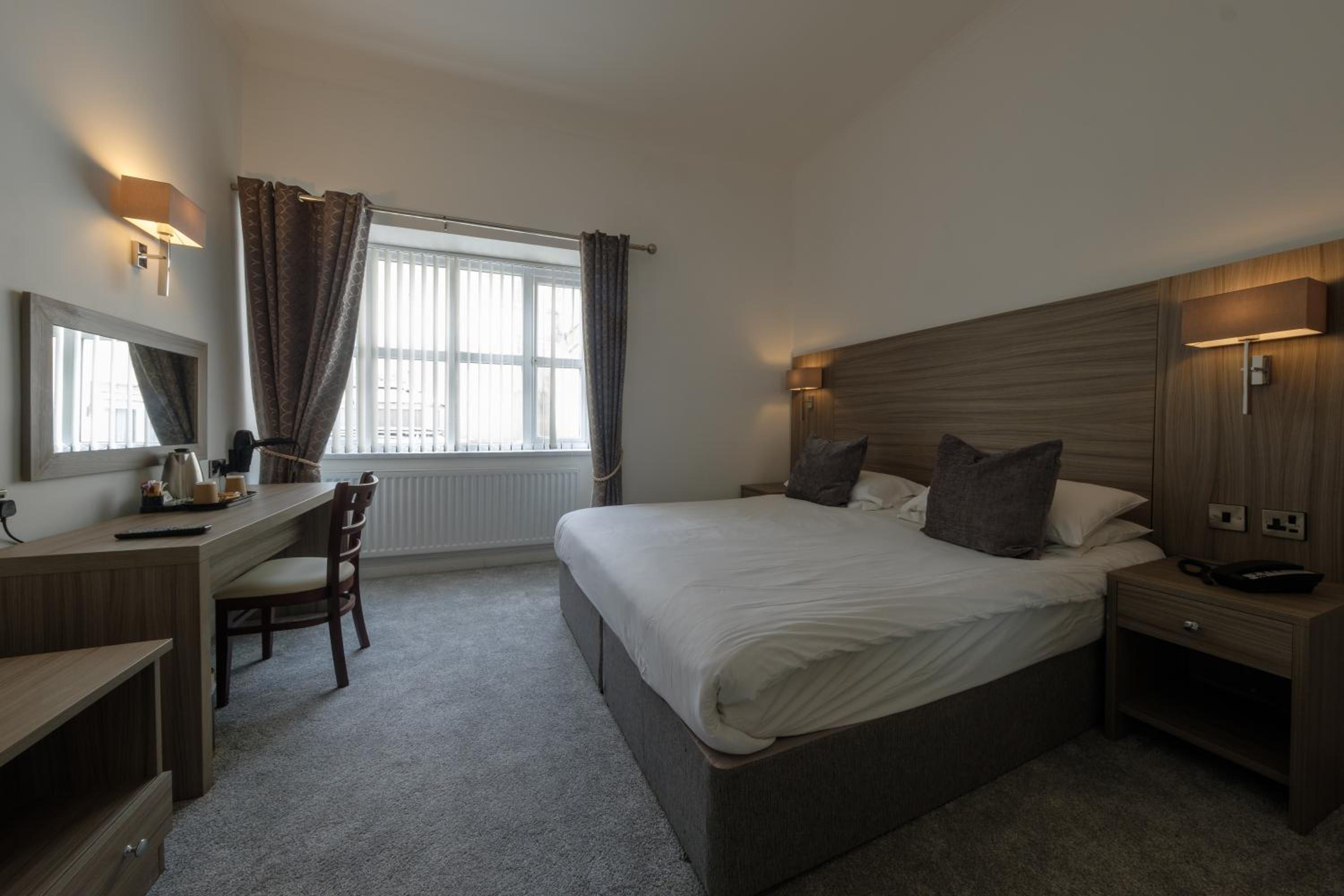 Standard Double Room - Photo 9