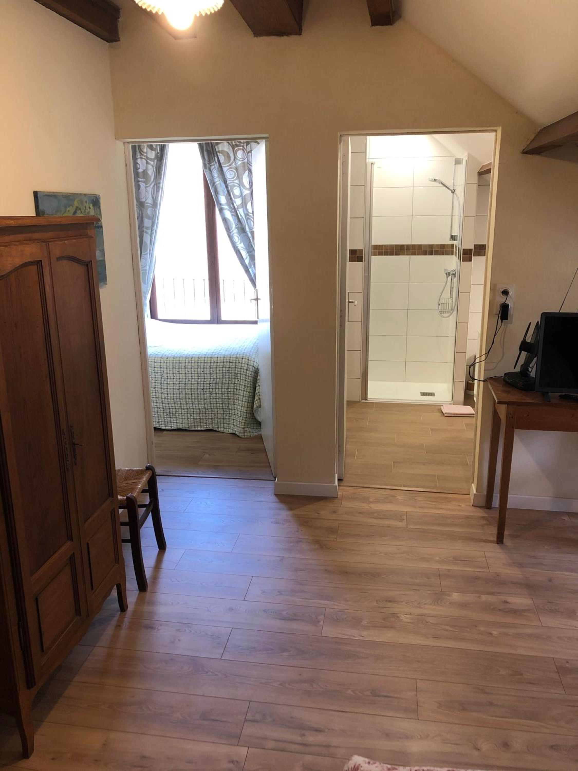 Family Double Room - Photo 8