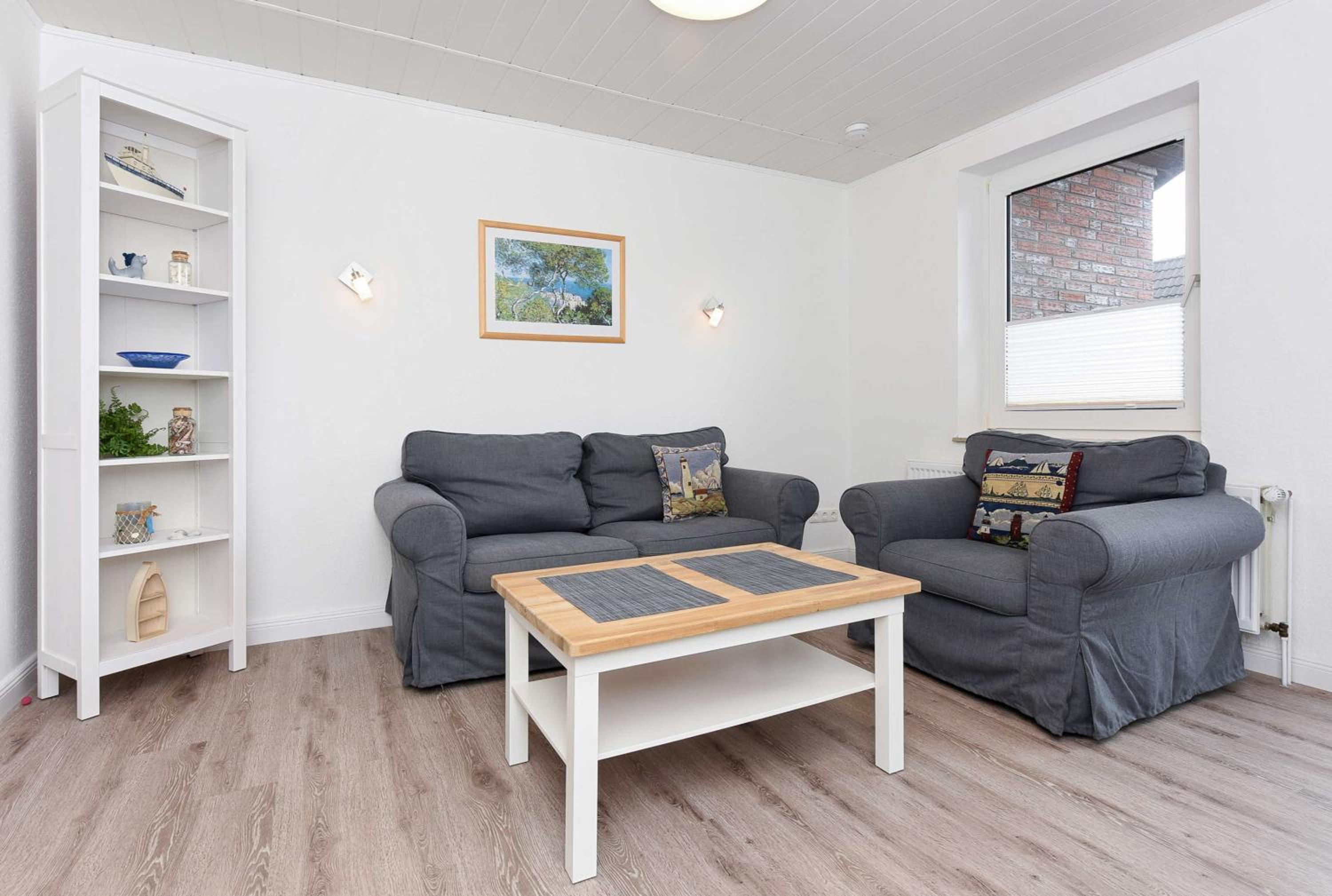 One-Bedroom Apartment with Balcony photo 1
