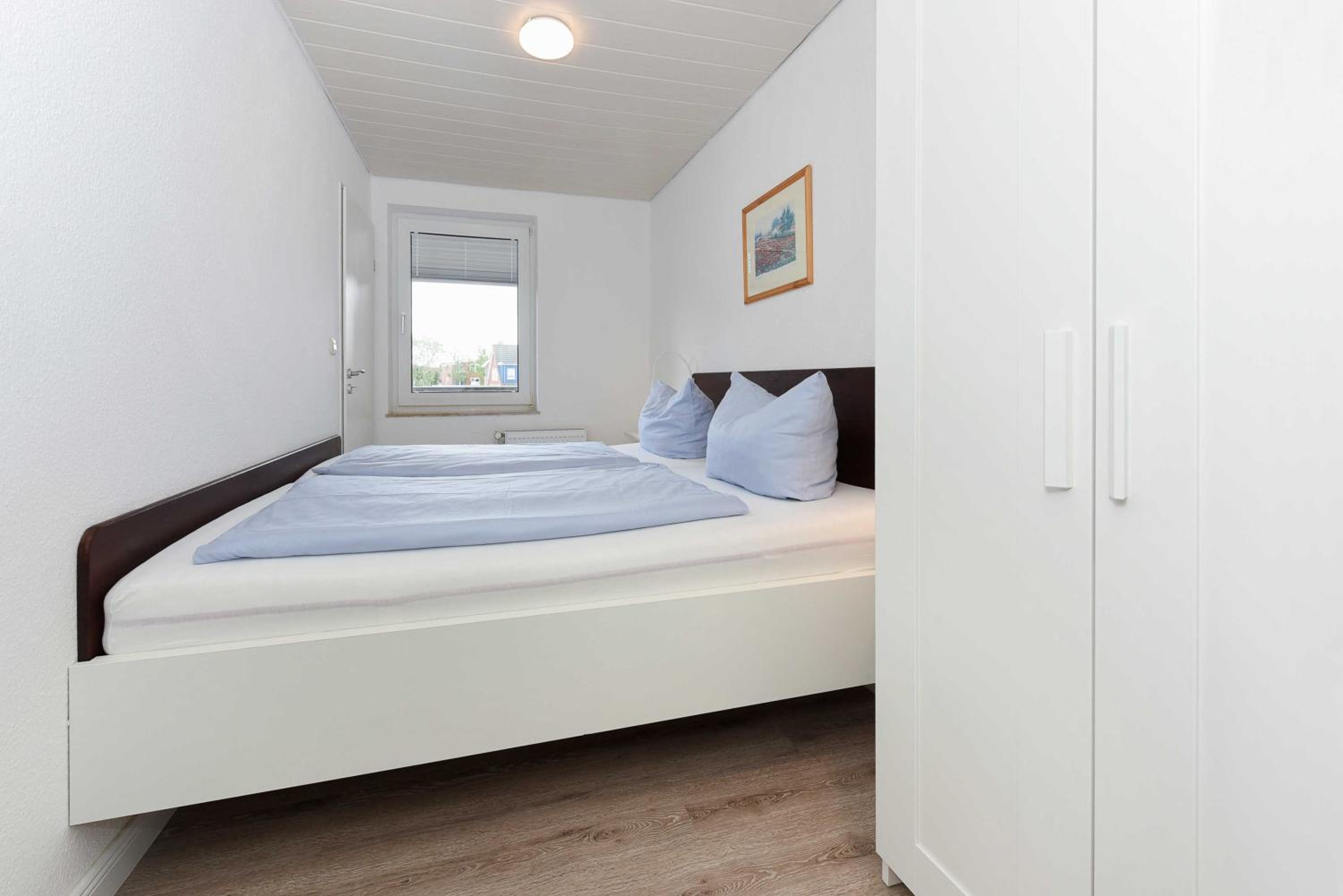 One-Bedroom Apartment with Balcony photo 2