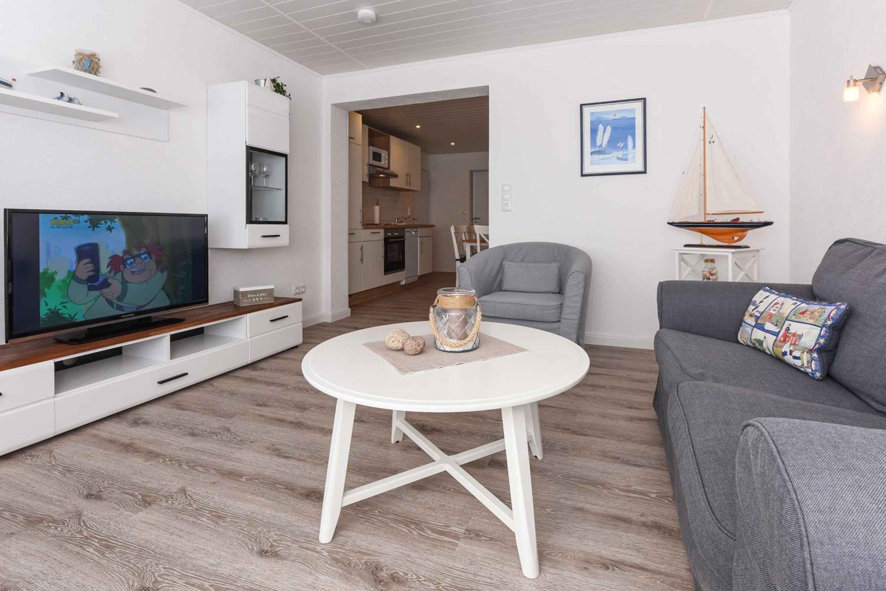 Two-Bedroom Apartment with Shower  photo 2
