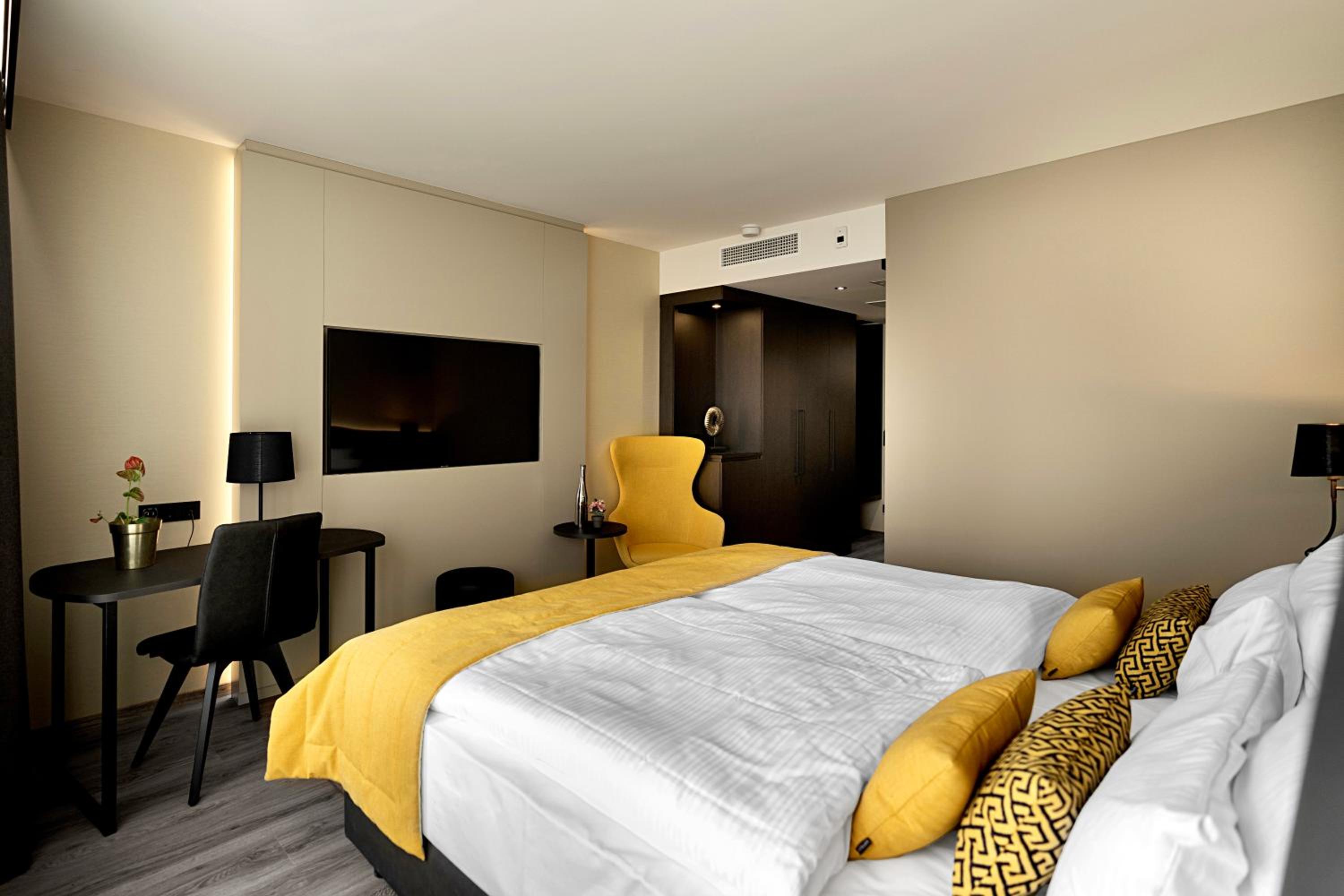 Deluxe Double Room - Photo 1