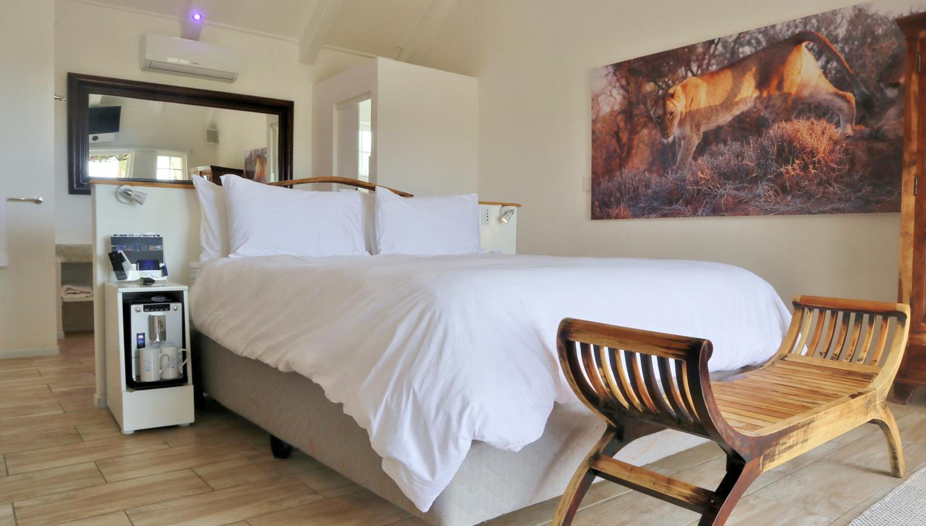 Superior Double Room (Pool Facing)