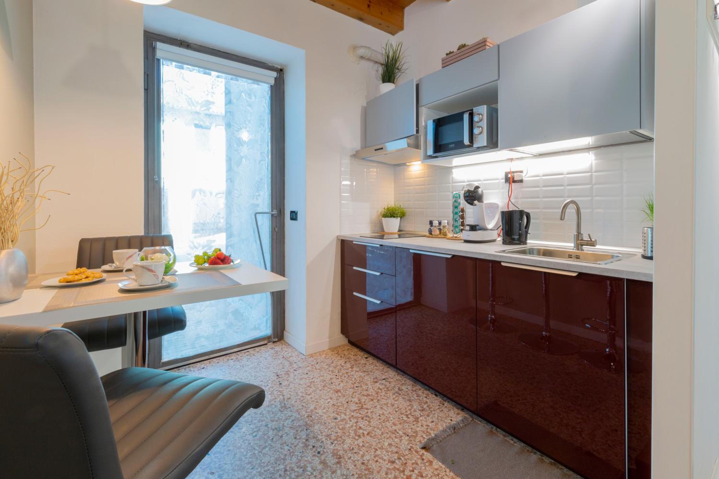 One-Bedroom Apartment - Photo 21