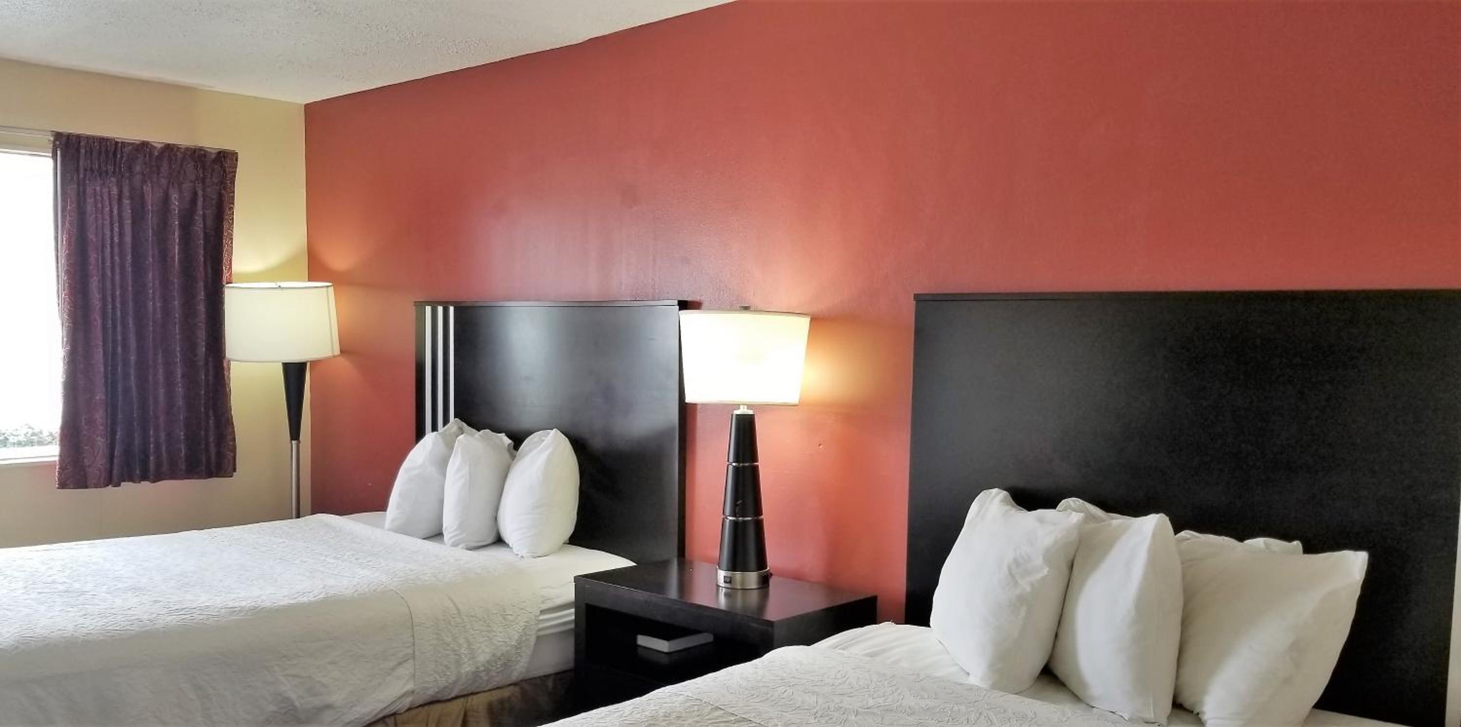 2 Queen Bed, Non-Smoking - Photo 4