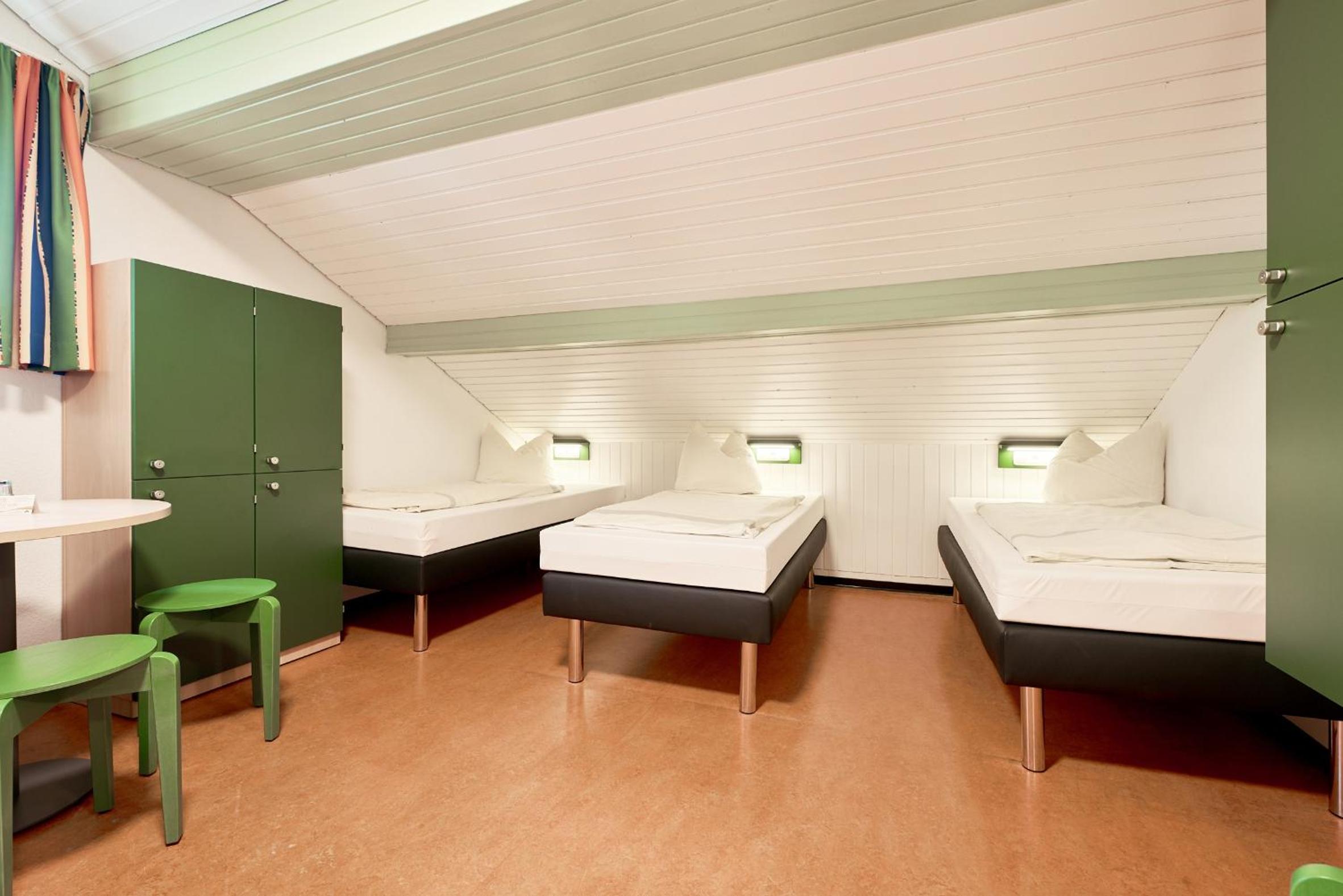 Single Bed in 6-Bed Dormitory Room photo 3