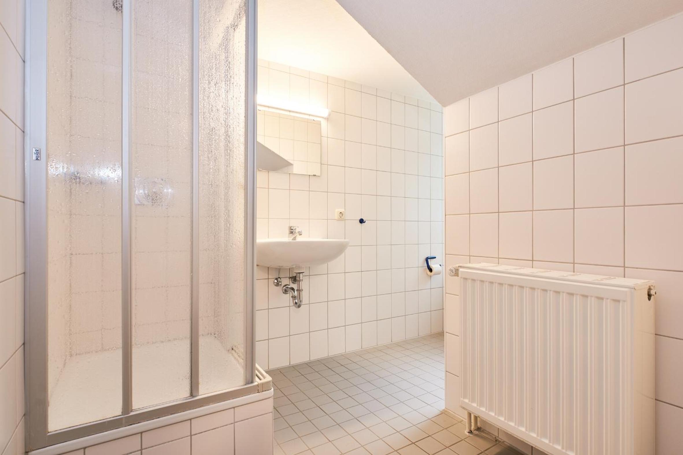 Twin Room with Bathroom photo 2