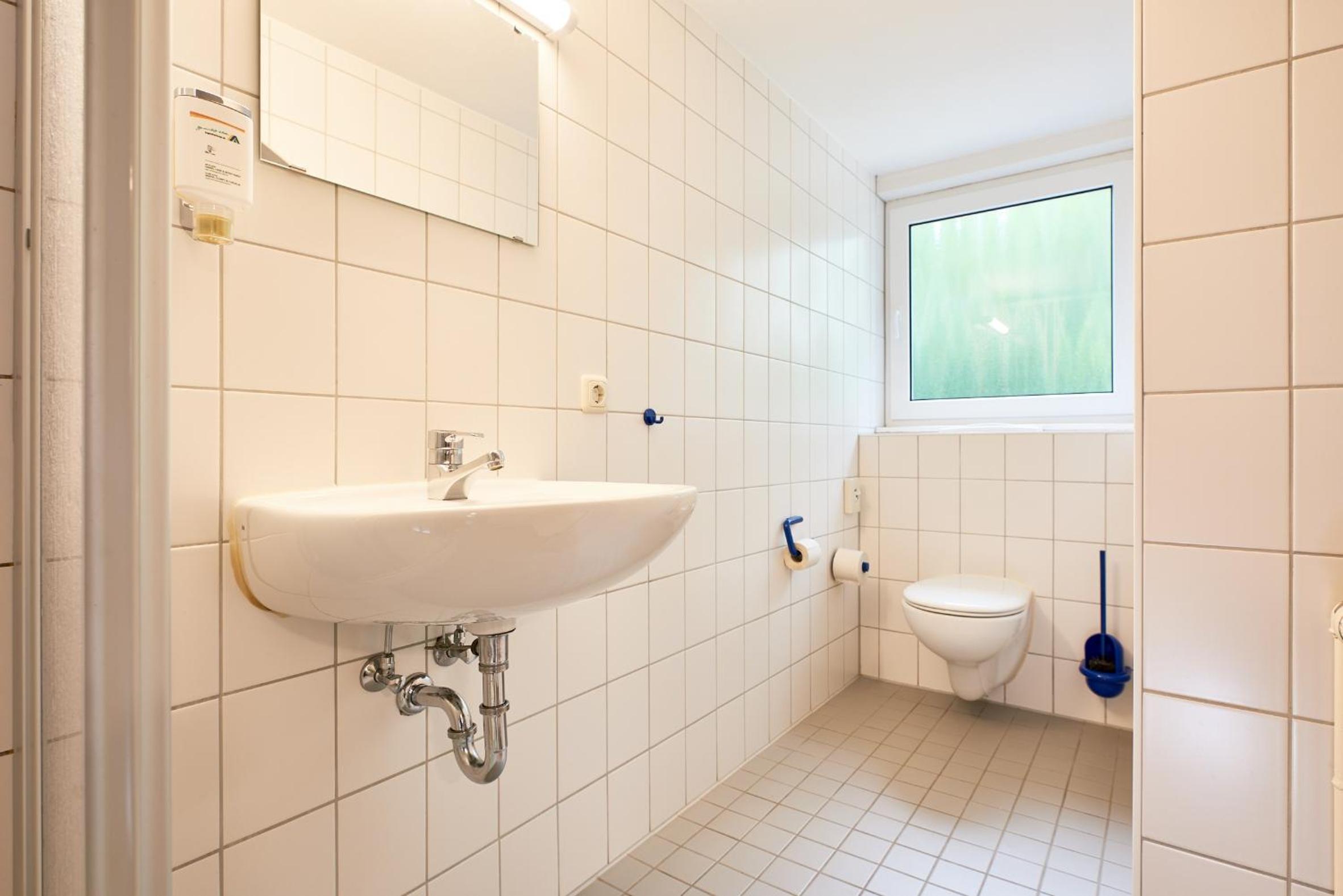 Twin Room with Bathroom photo 3