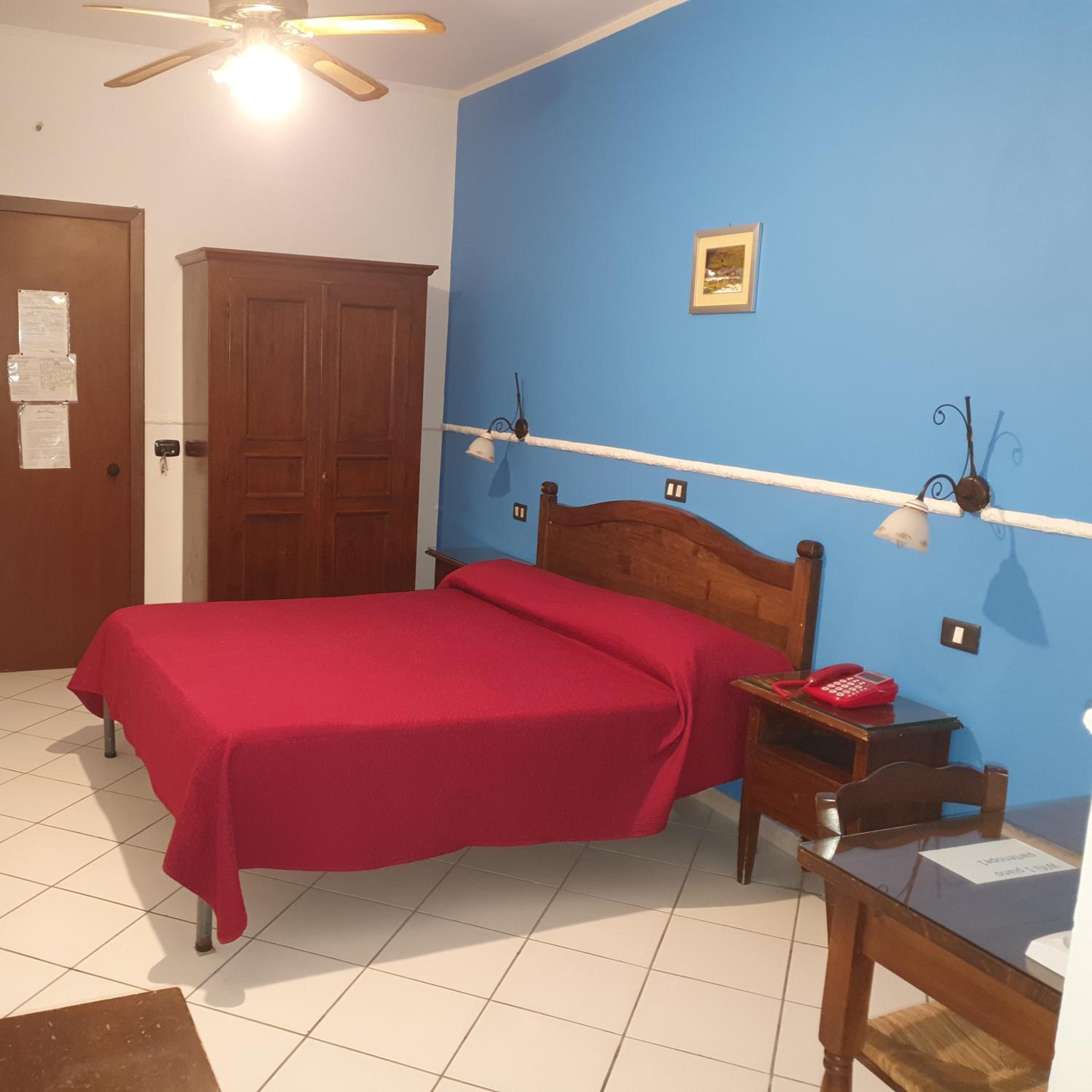 Double Room - Photo 22