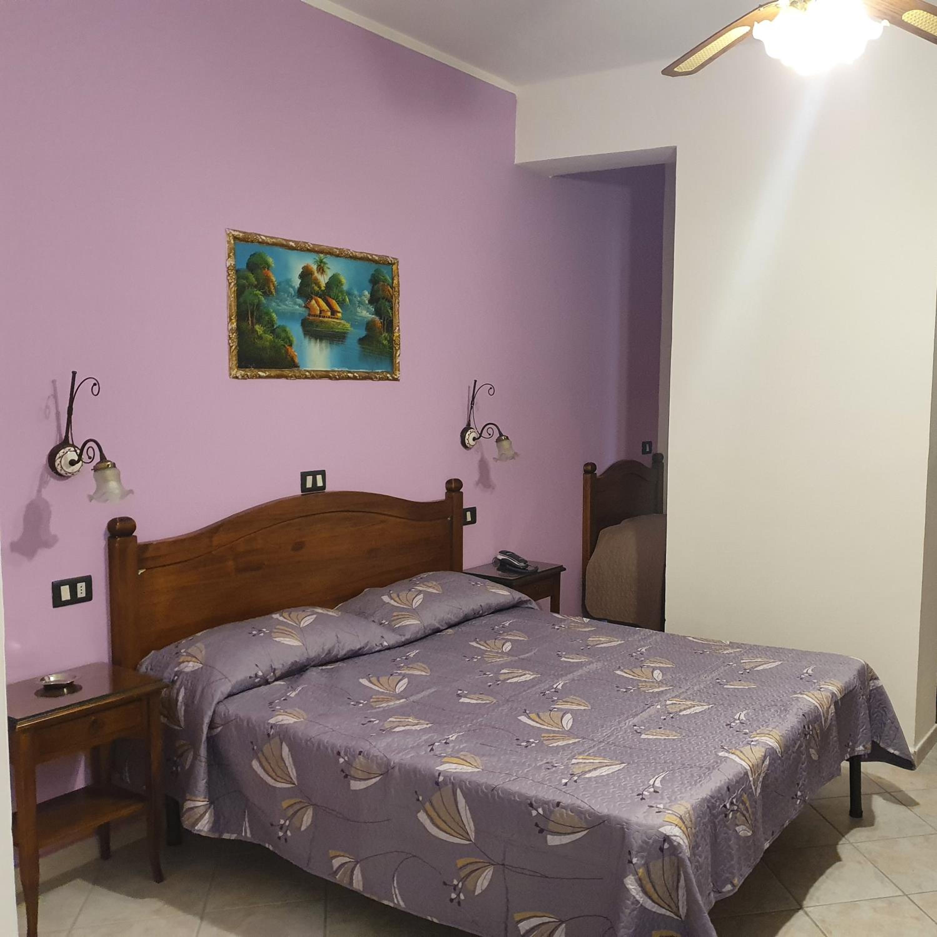 Double Room - Photo 21