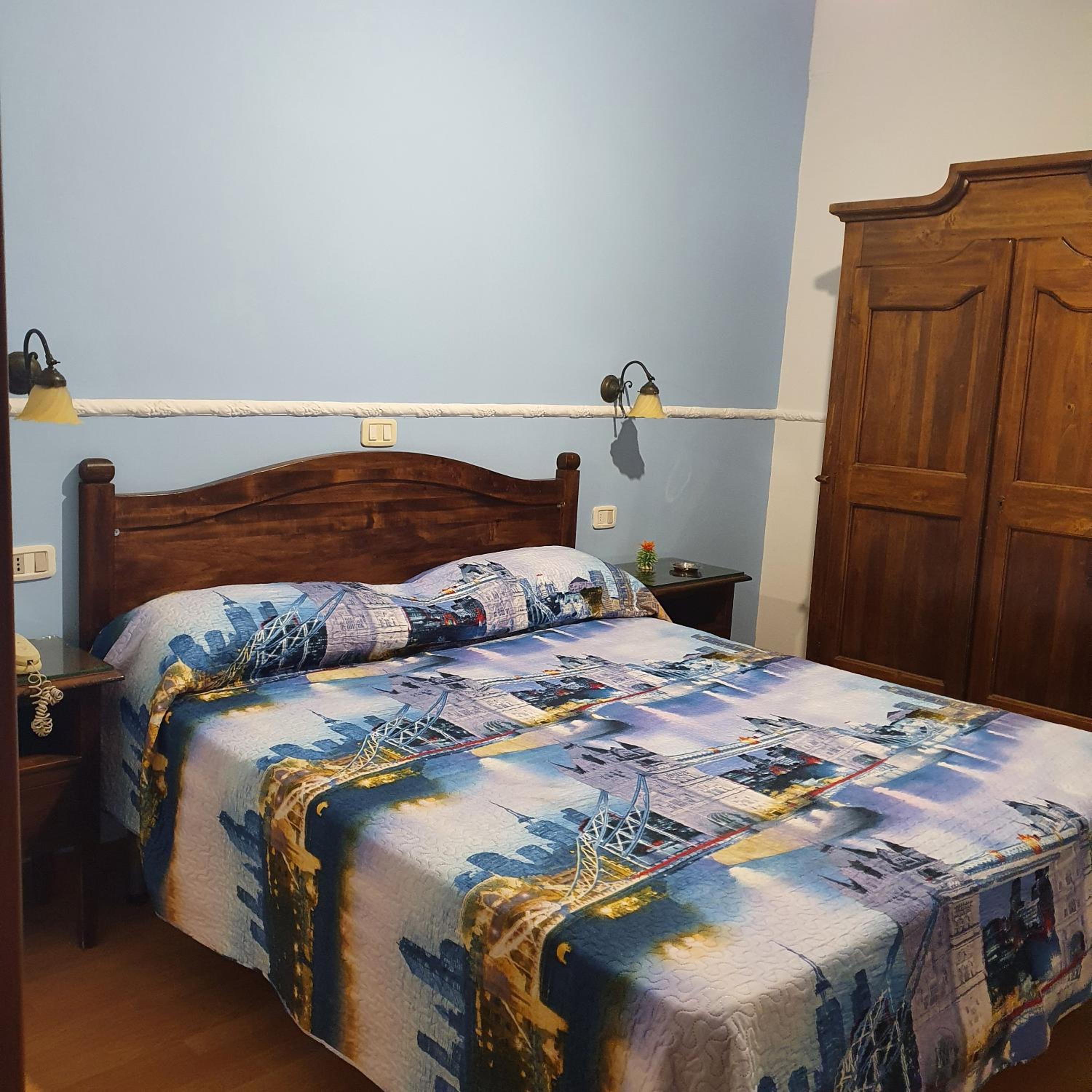 Double Room - Photo 18