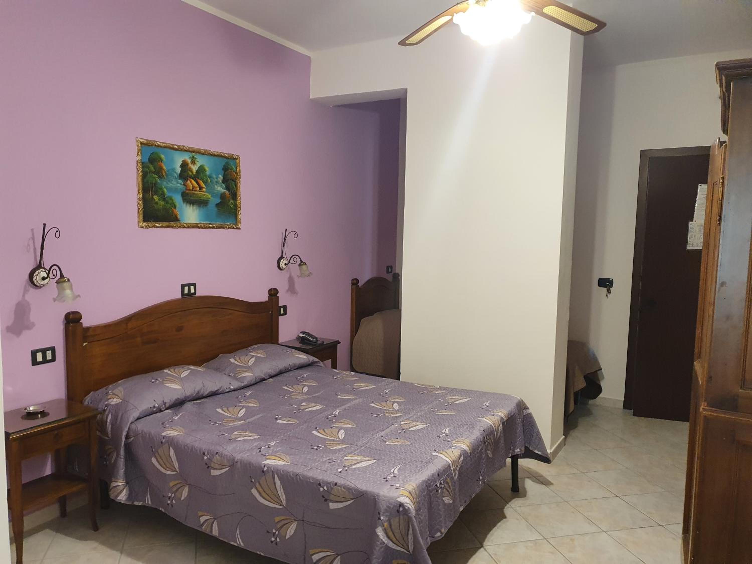 Double Room - Photo 25