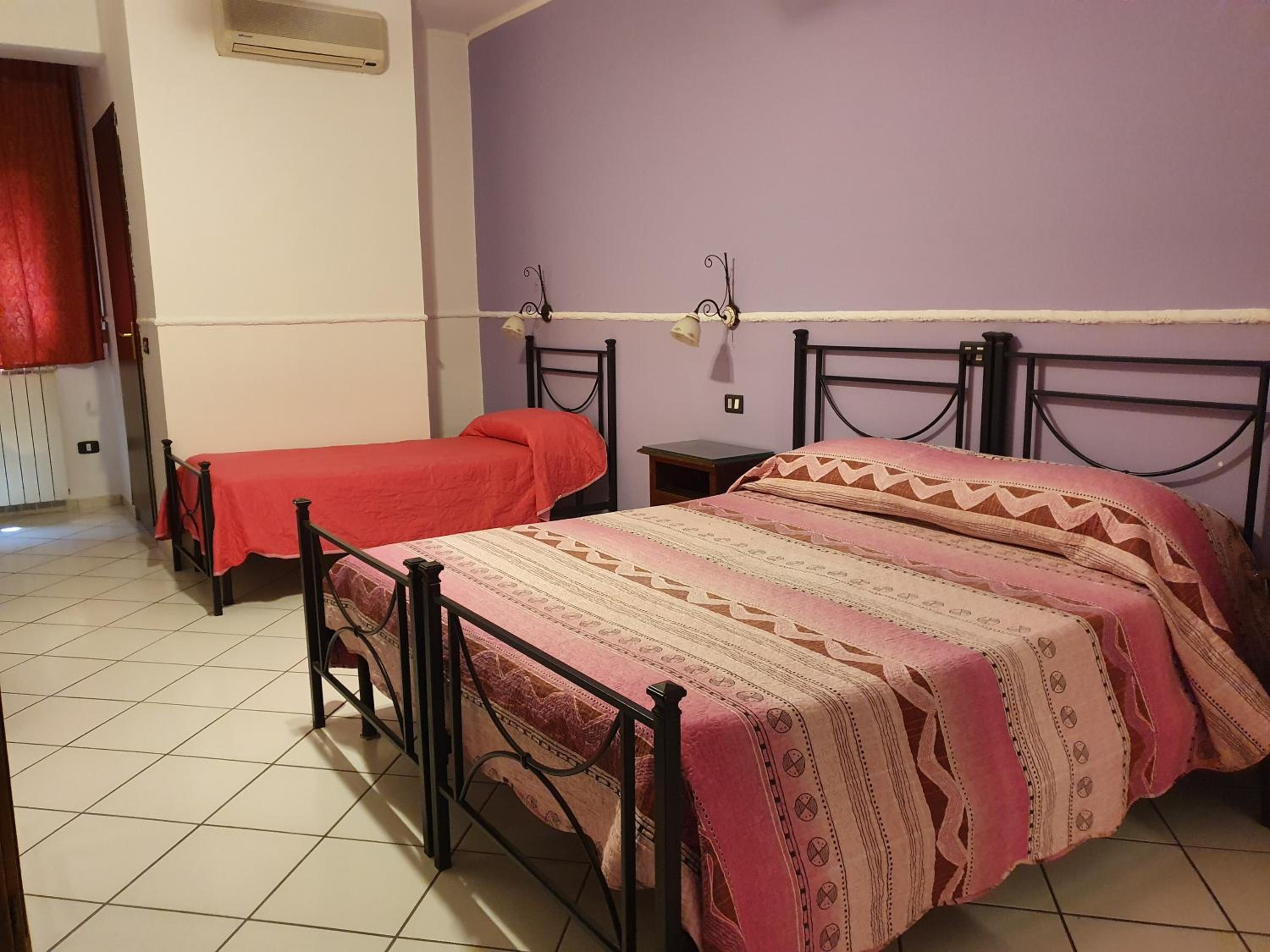 Double Room - Photo 16