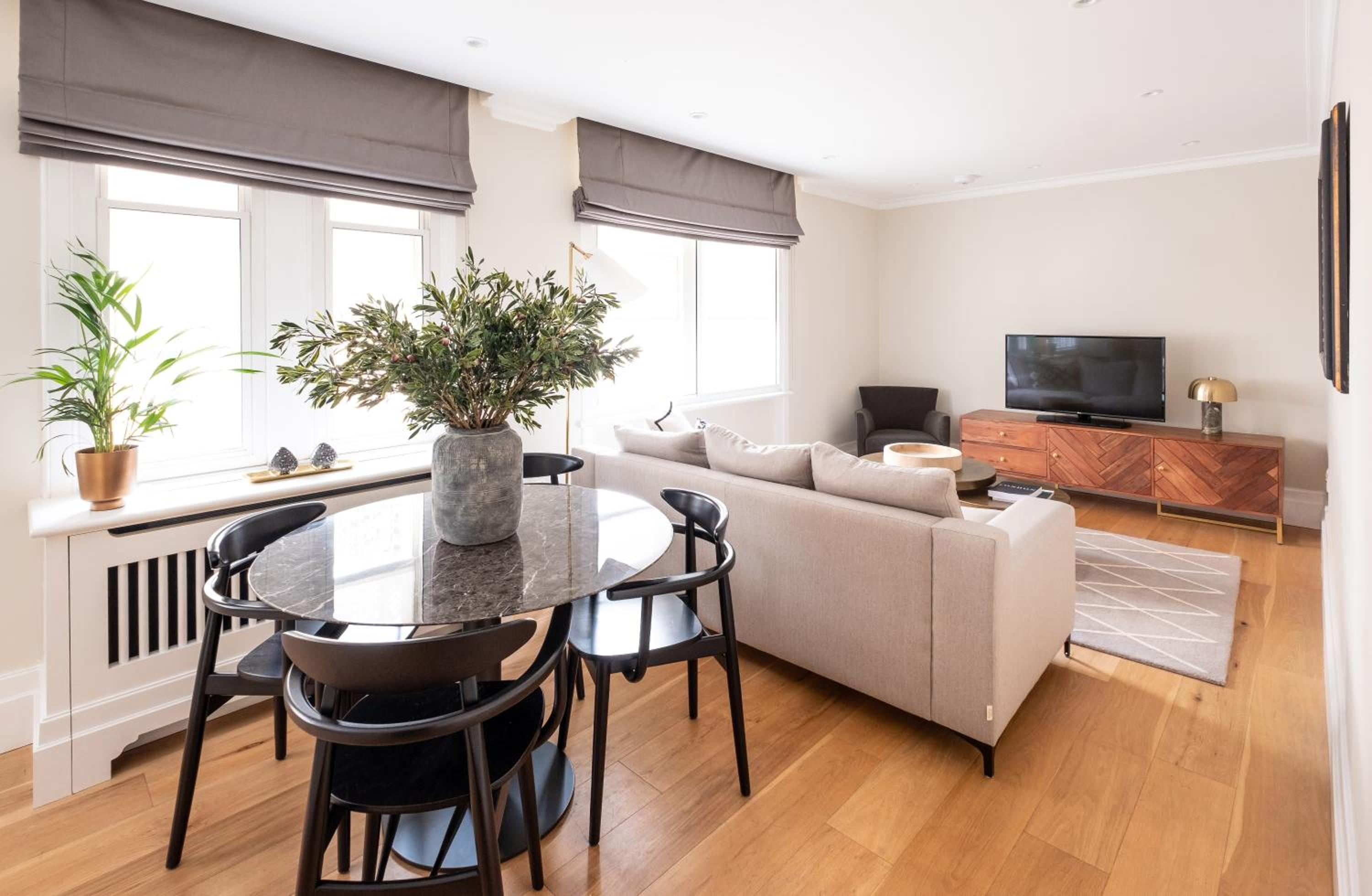 Premium One-Bedroom Apartment photo 1