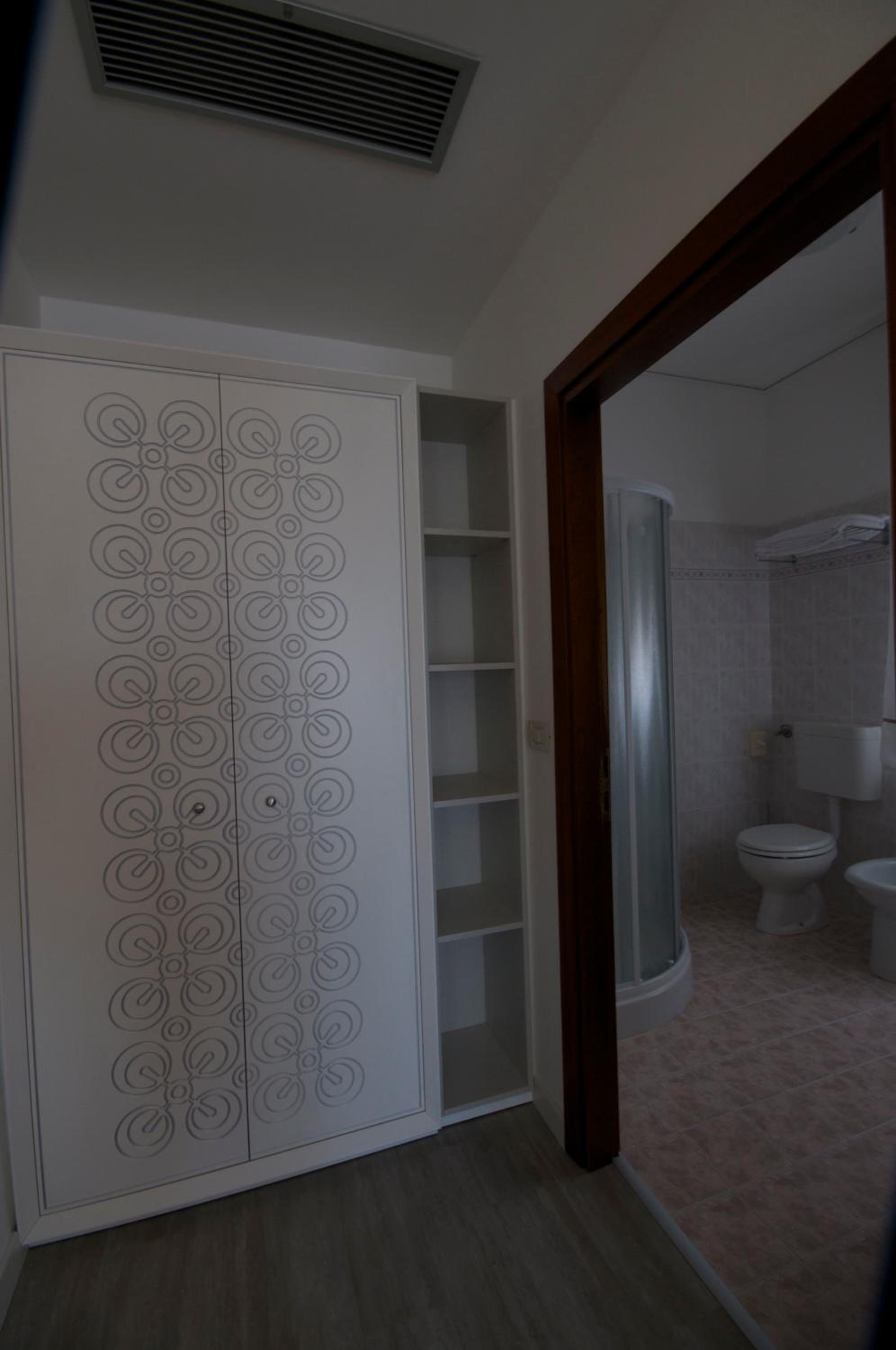 Deluxe Triple Room photo 2