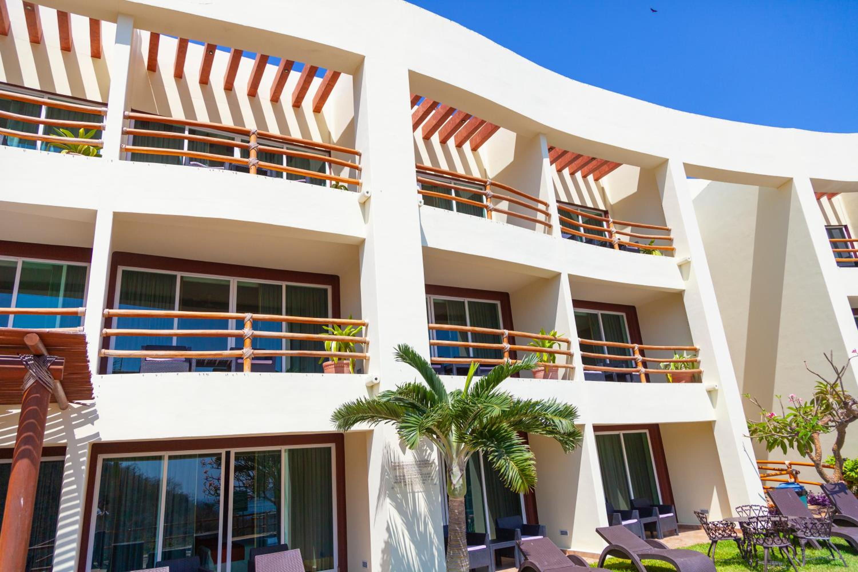 Double Room with Two Double Beds and Sea View photo 2