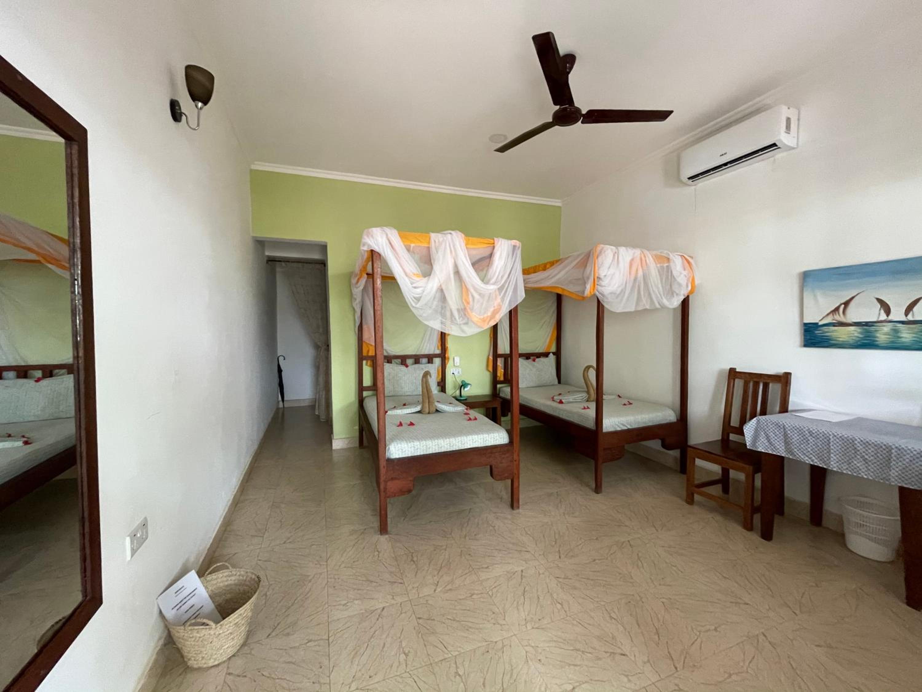 Twin Room with Garden View - Photo 4