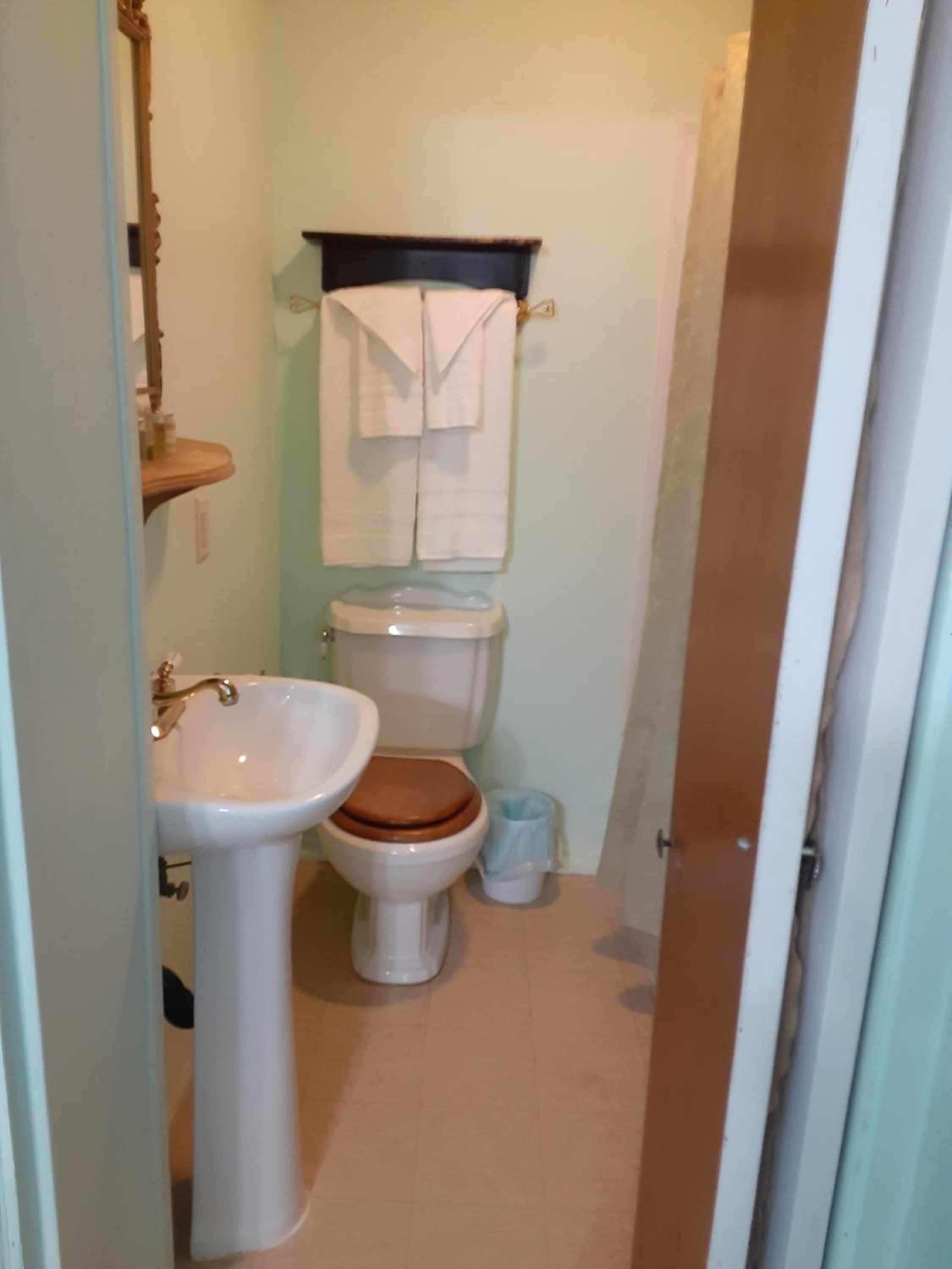 Deluxe King Suite photo 3