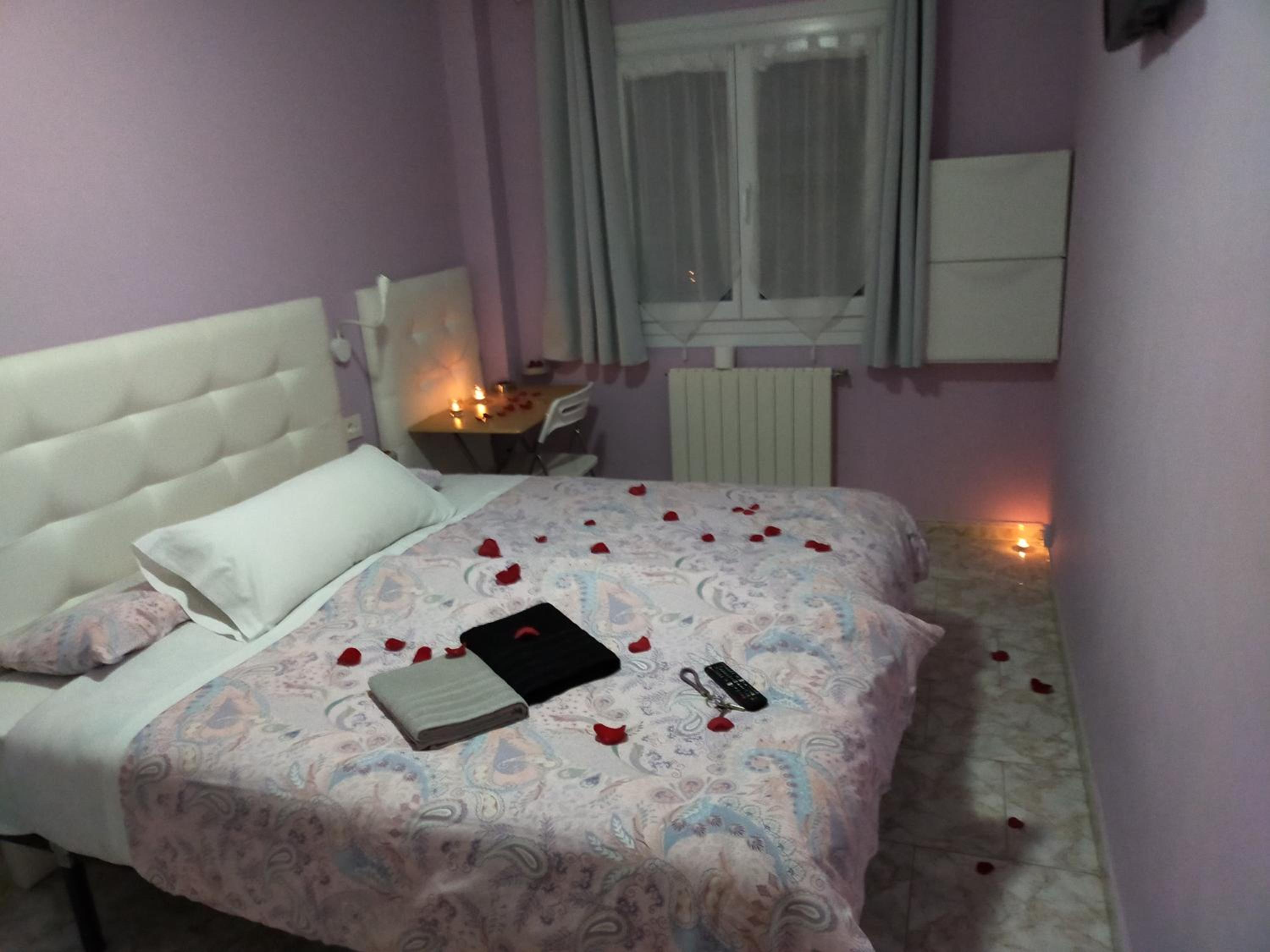 Economy Triple Room With Shared Bathroom photo 3