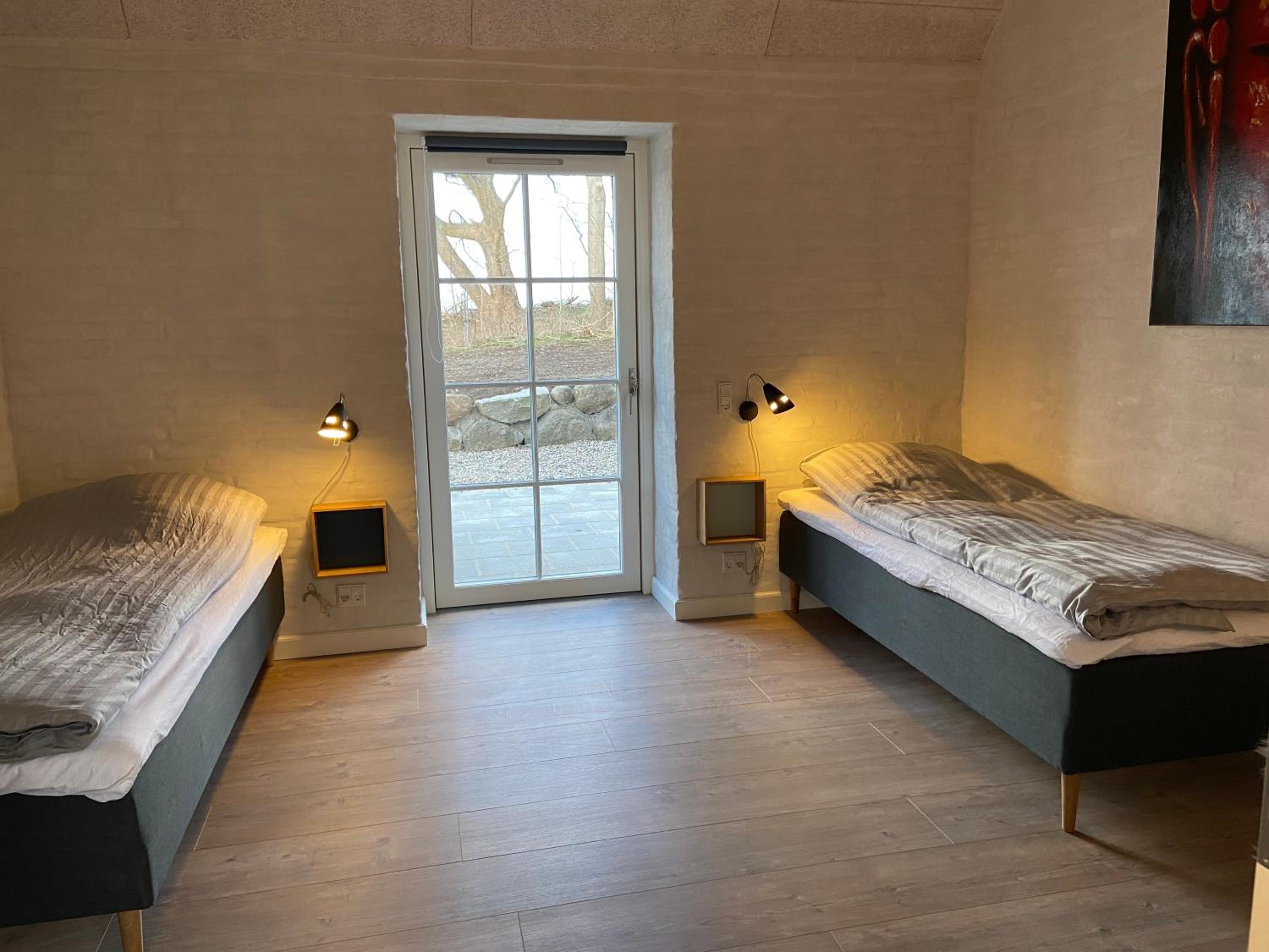 Standard Twin Room with Shared Bathroom