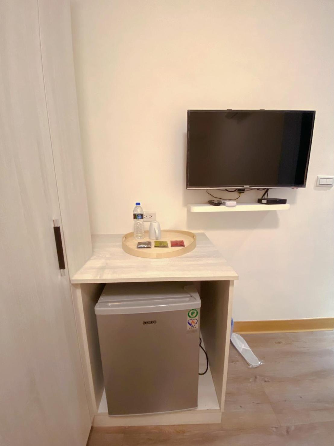 Single Room with Private Bathroom