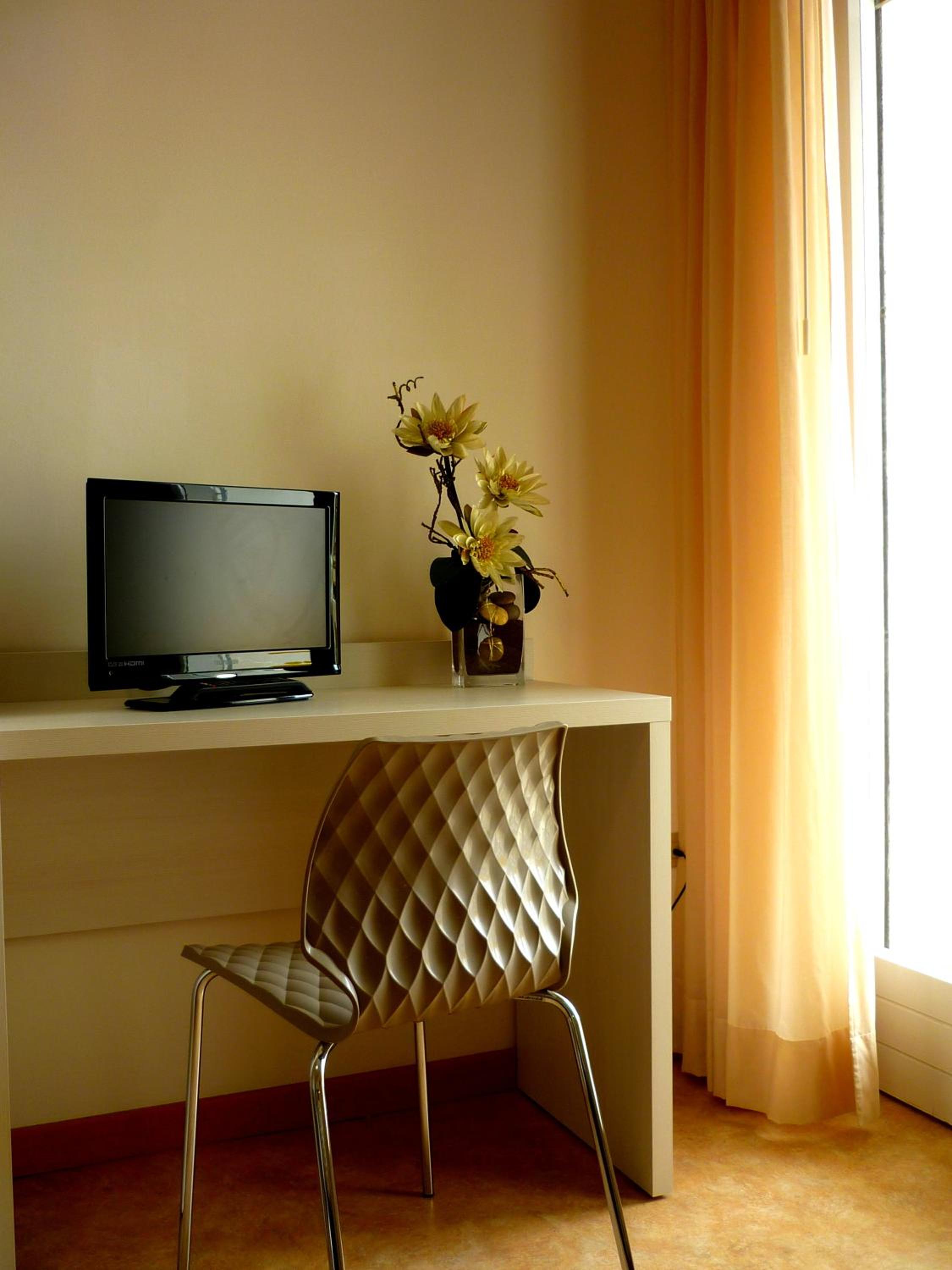 Triple Room with Balcony - Photo 6