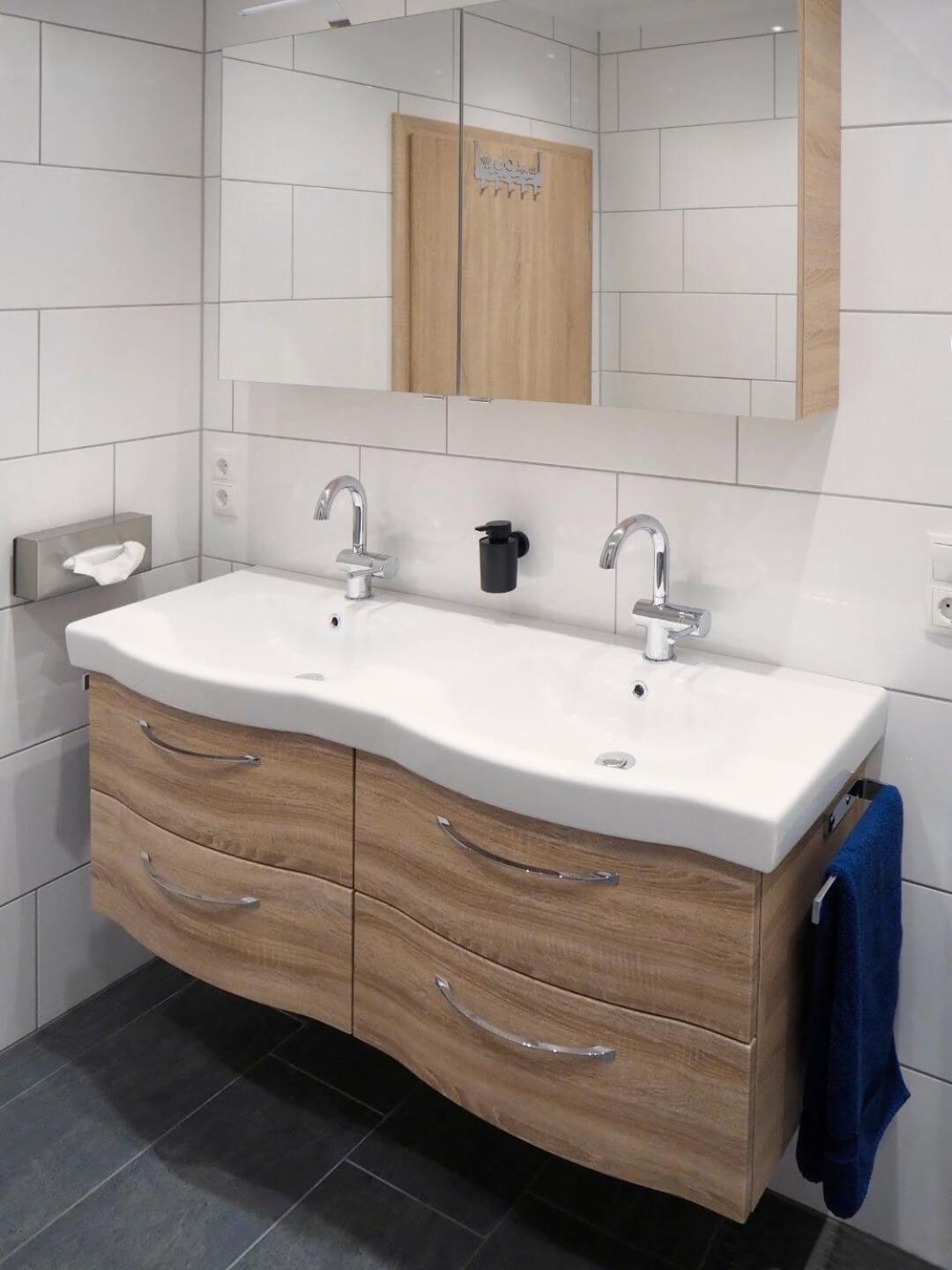 Three-Bedroom Apartment - Photo 20