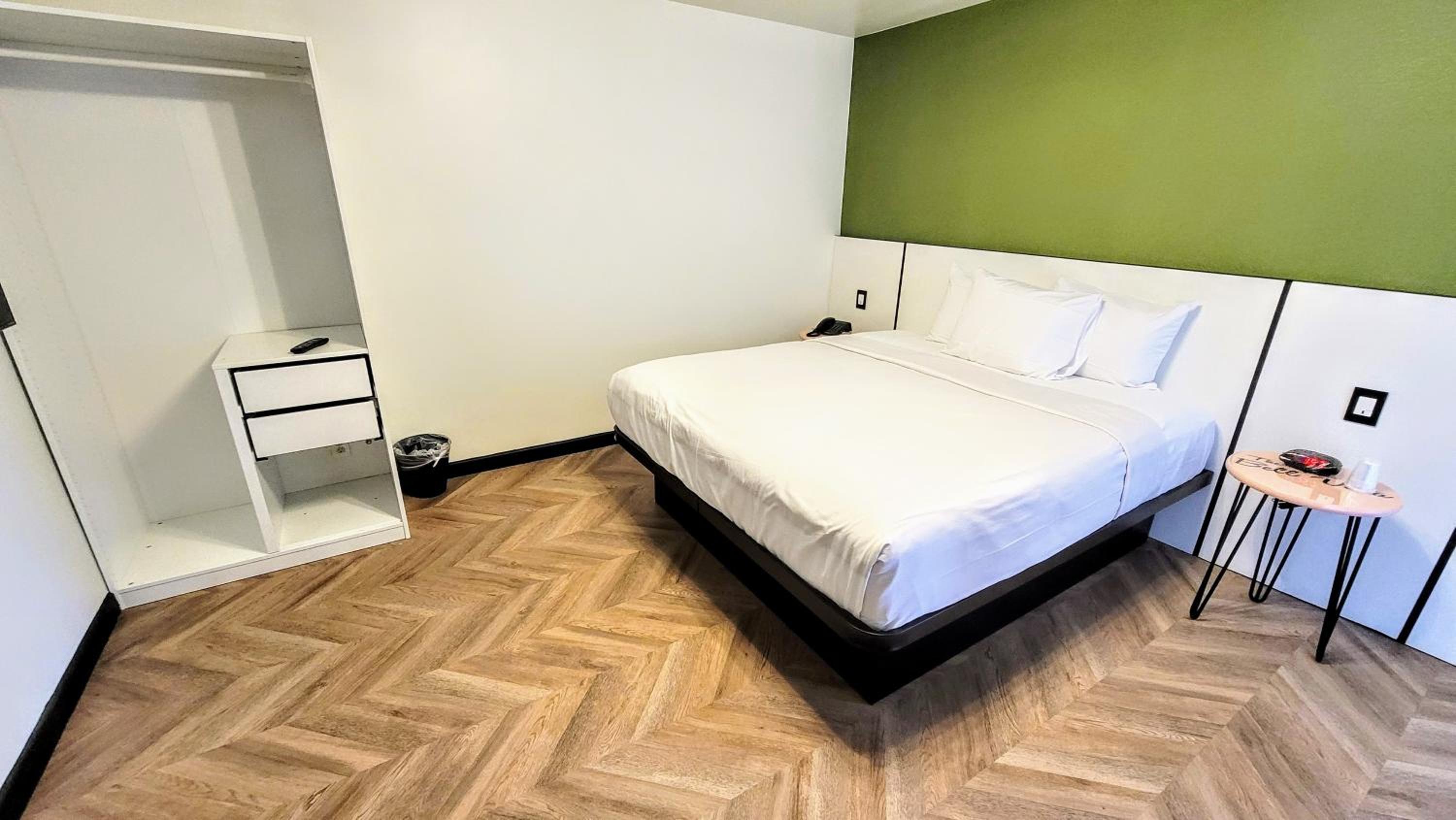 King Room - Disability Access - Photo 1