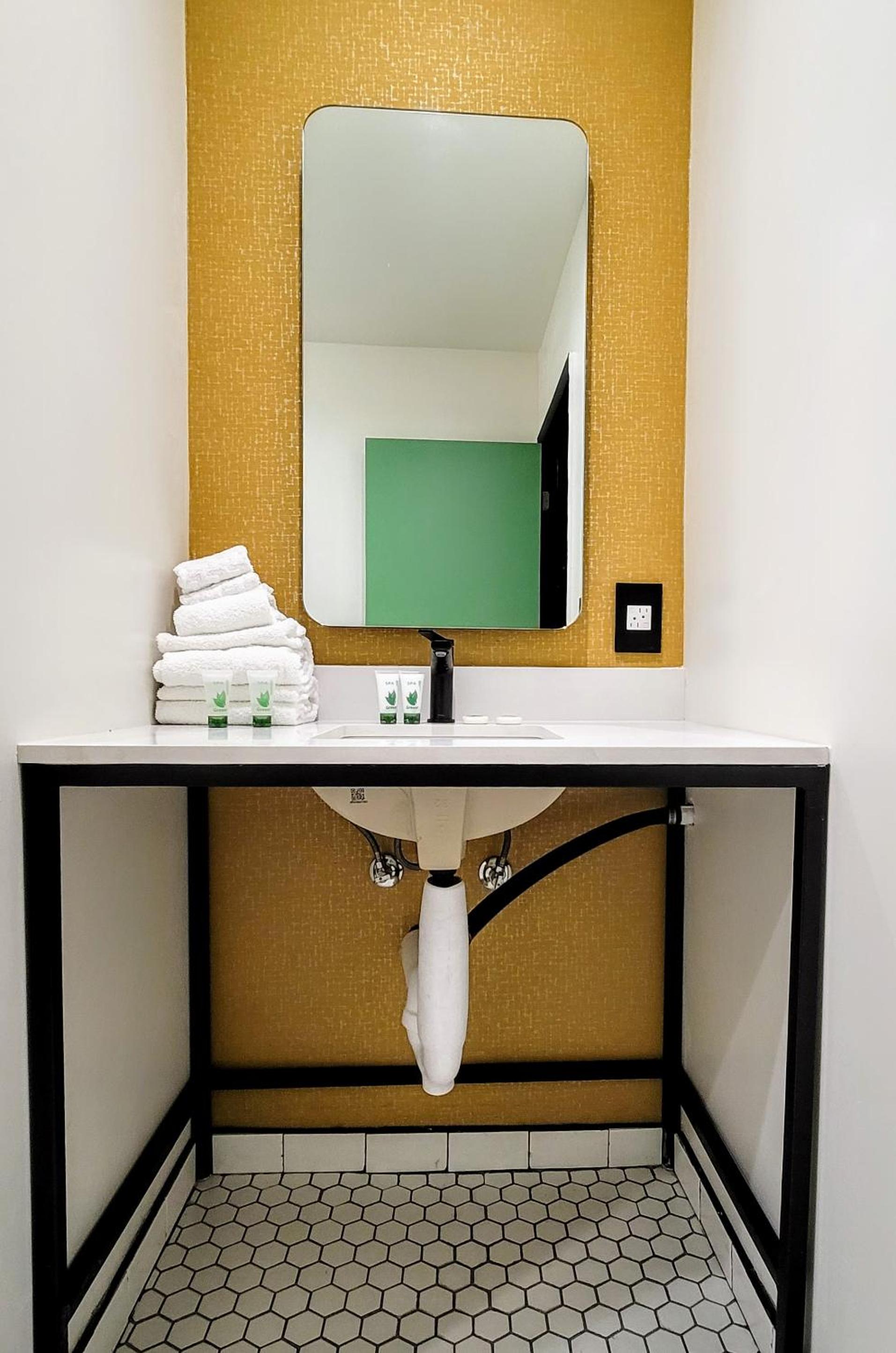 King Room - Disability Access - Photo 2