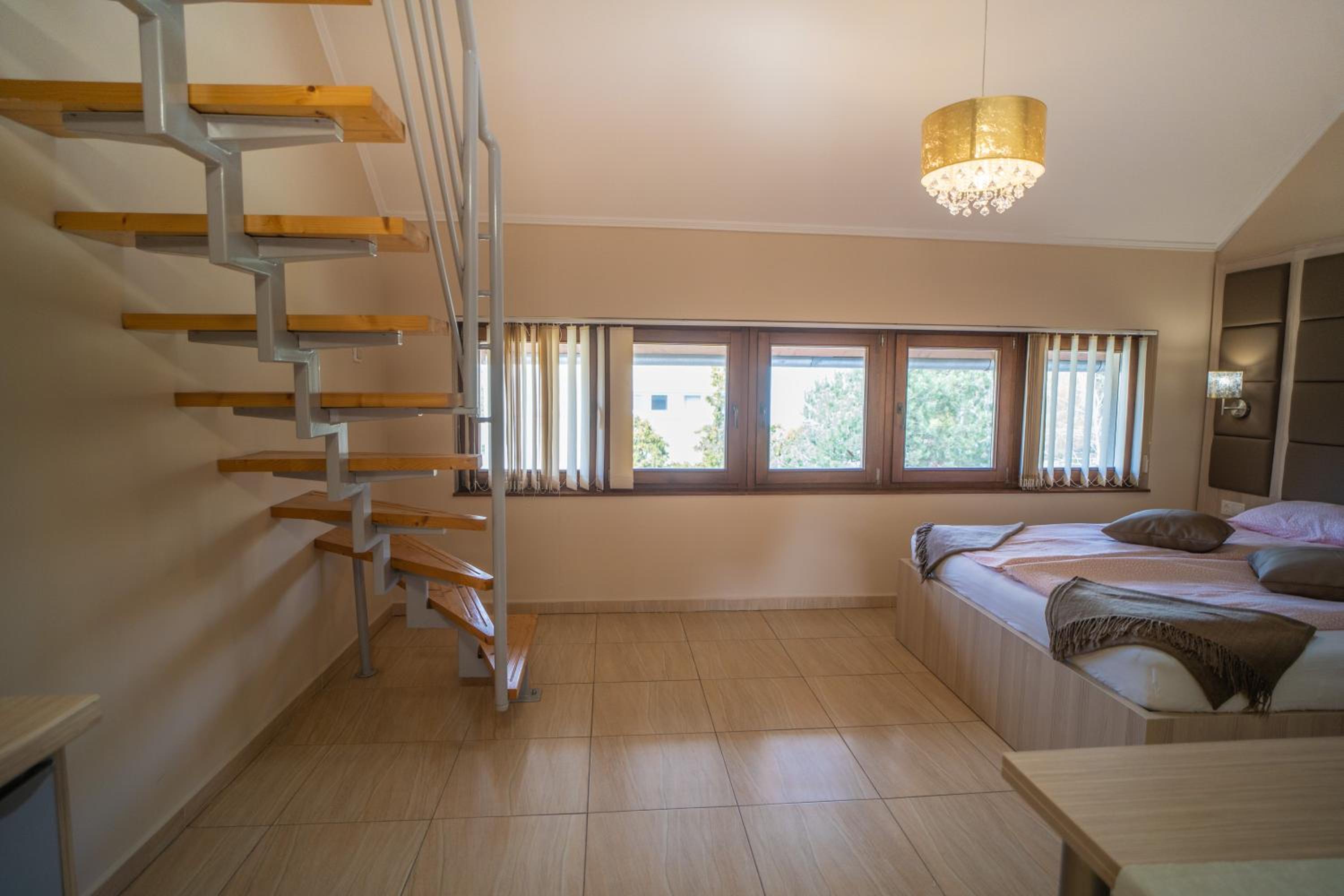 Deluxe Studio (4 Adults) - Photo 3