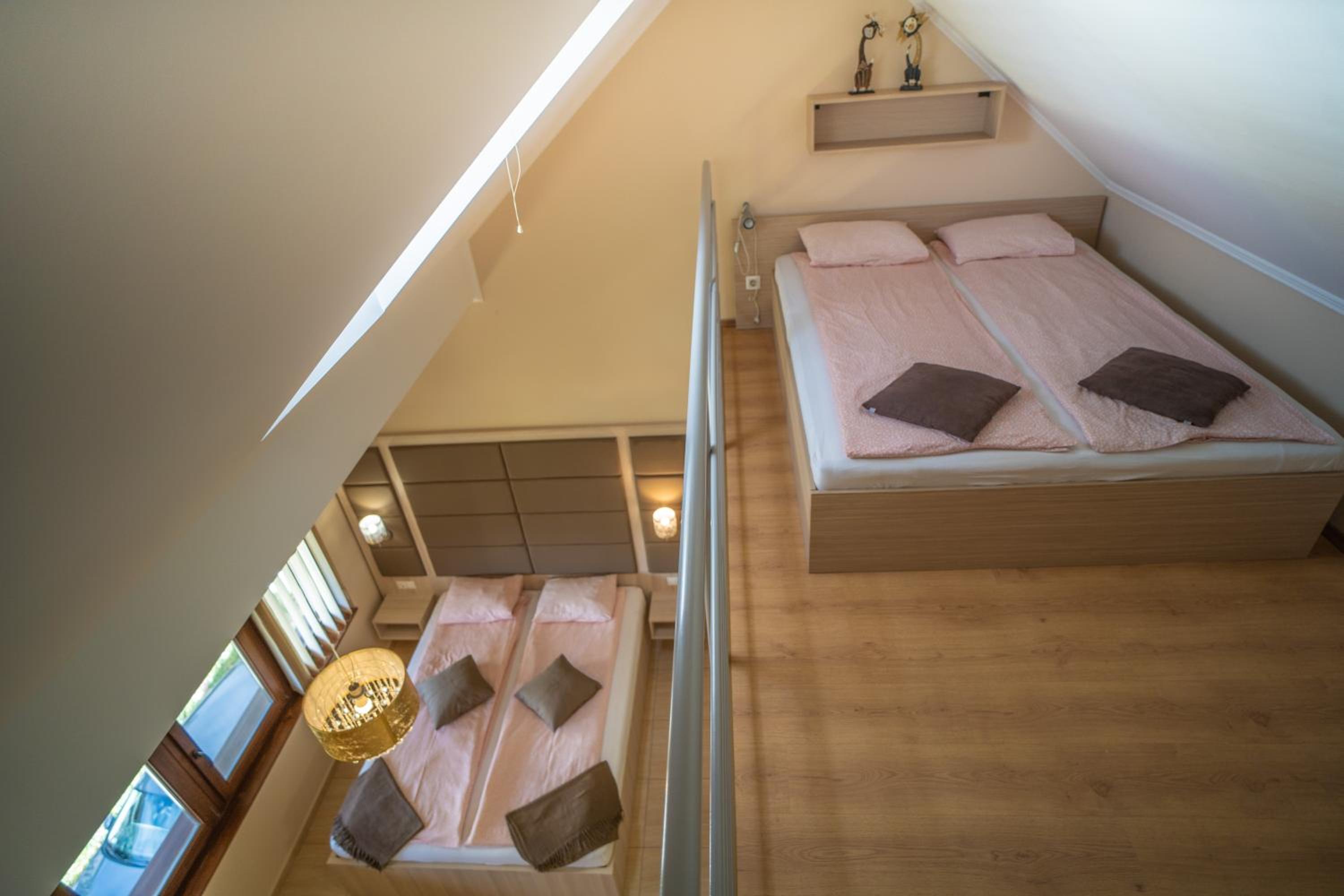 Deluxe Studio (4 Adults) - Photo 15