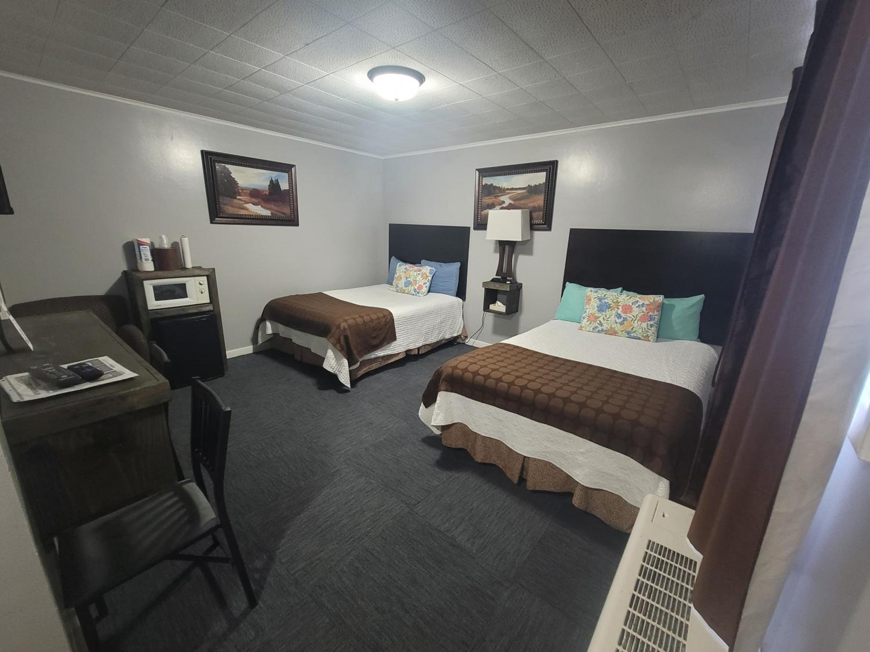 Standard Double Room with Two Double Beds photo 2