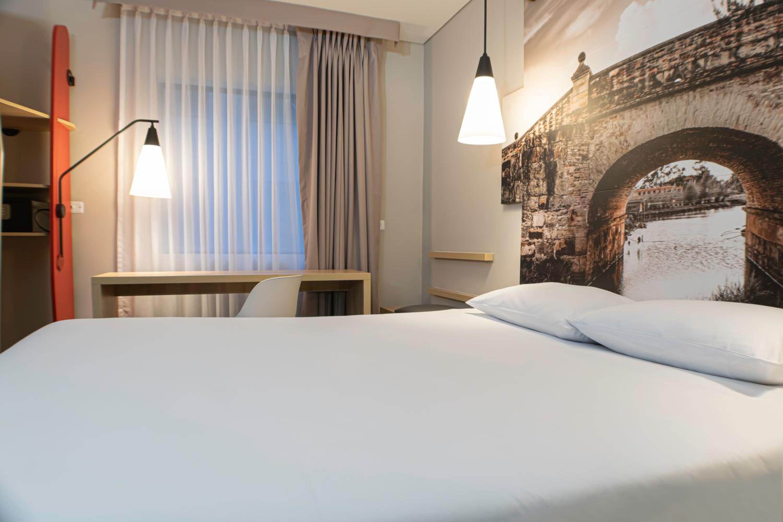Standard Double Room - Photo 9