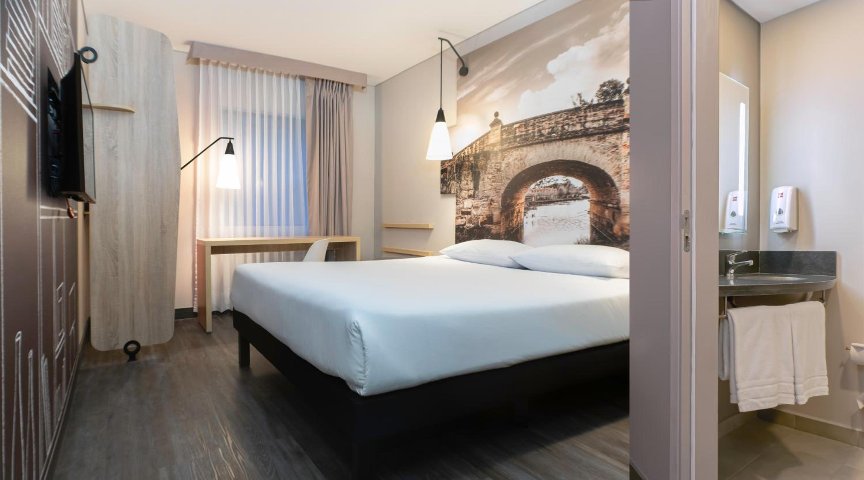 Standard Double Room - Photo 1