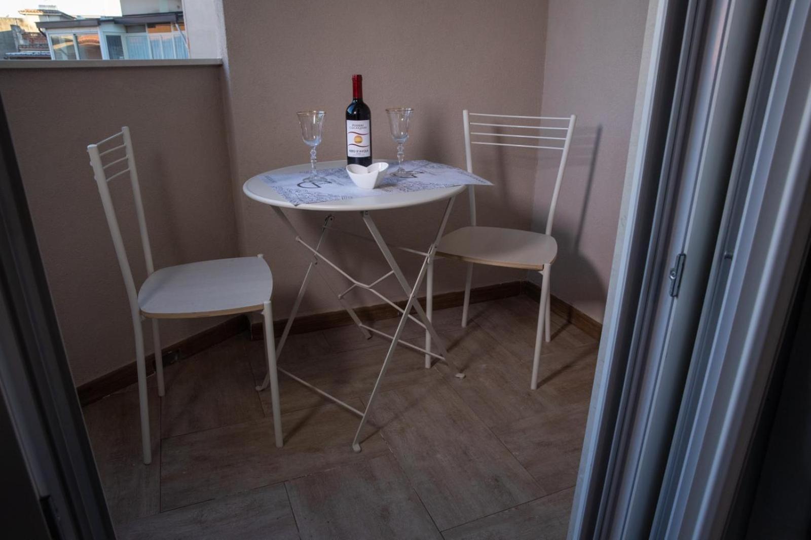 Double Room - Photo 2