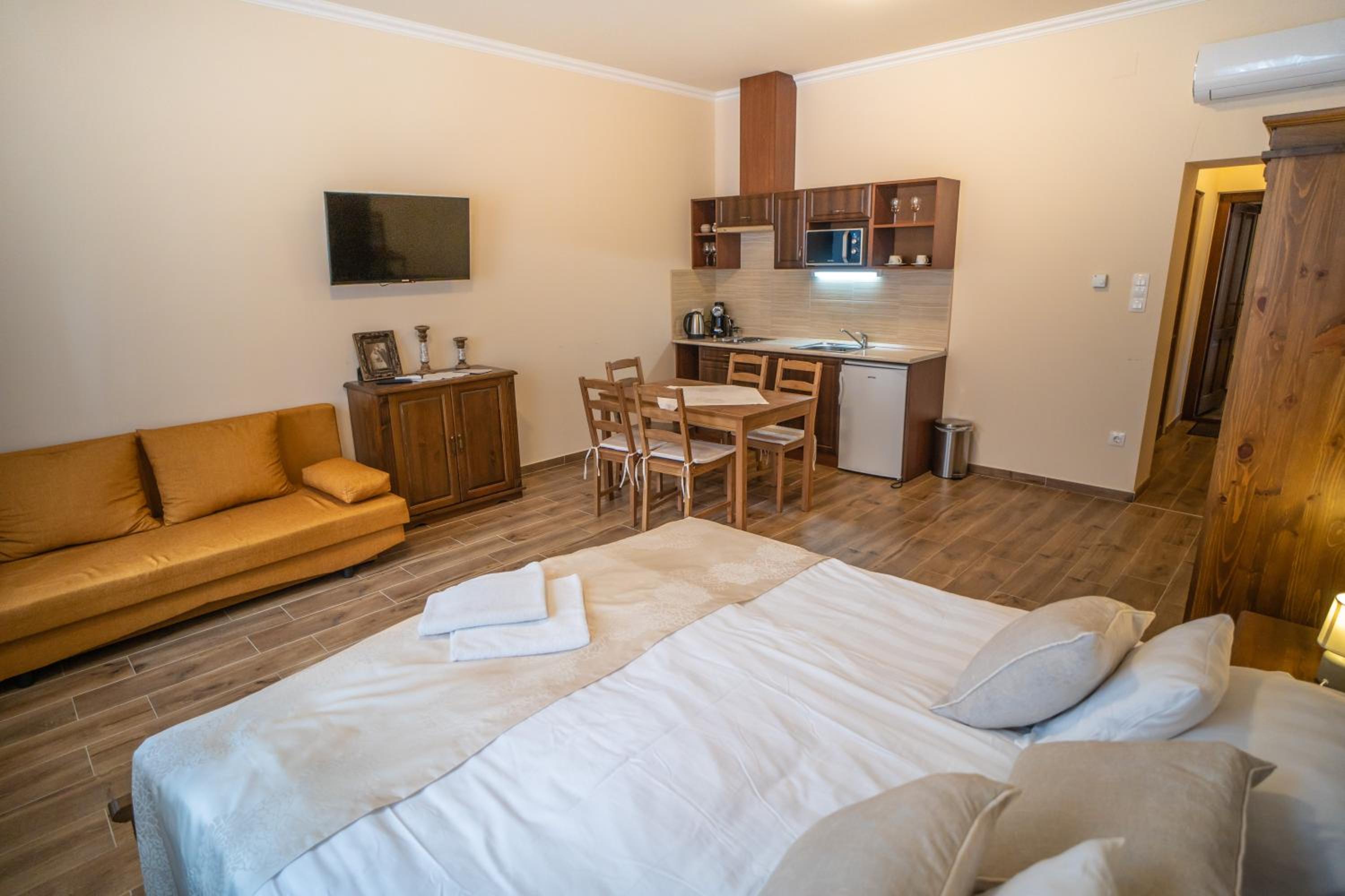 Deluxe Apartment - Photo 8