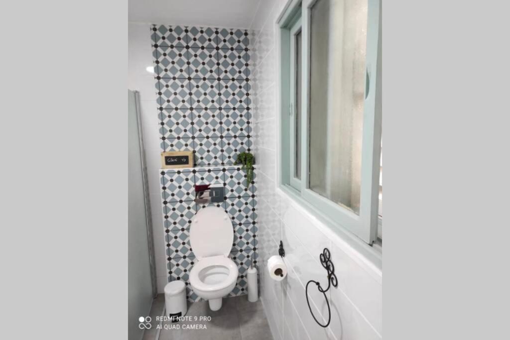 One-Bedroom Standard Apartment - Photo 2