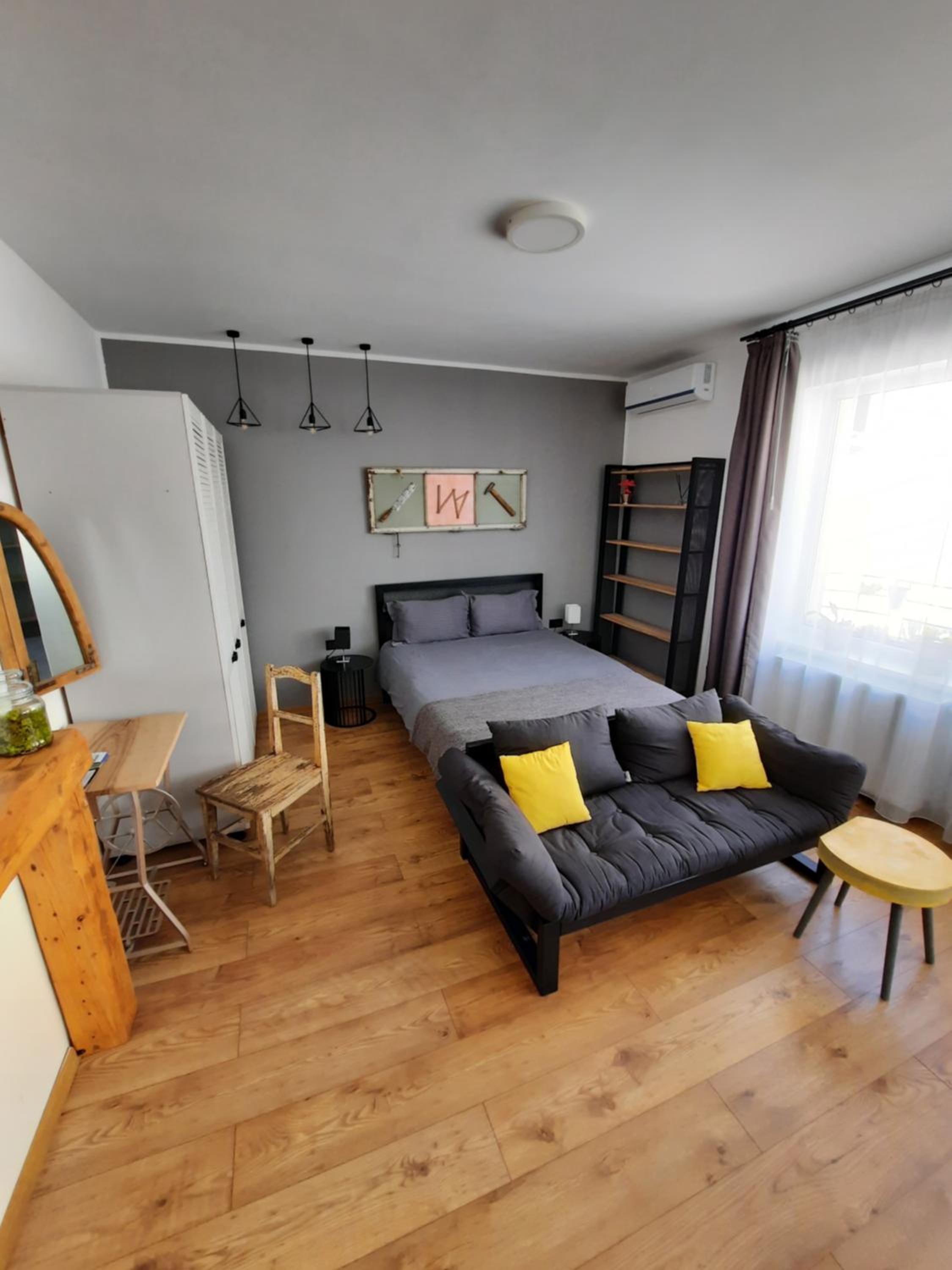 Studio Apartment - Photo 22