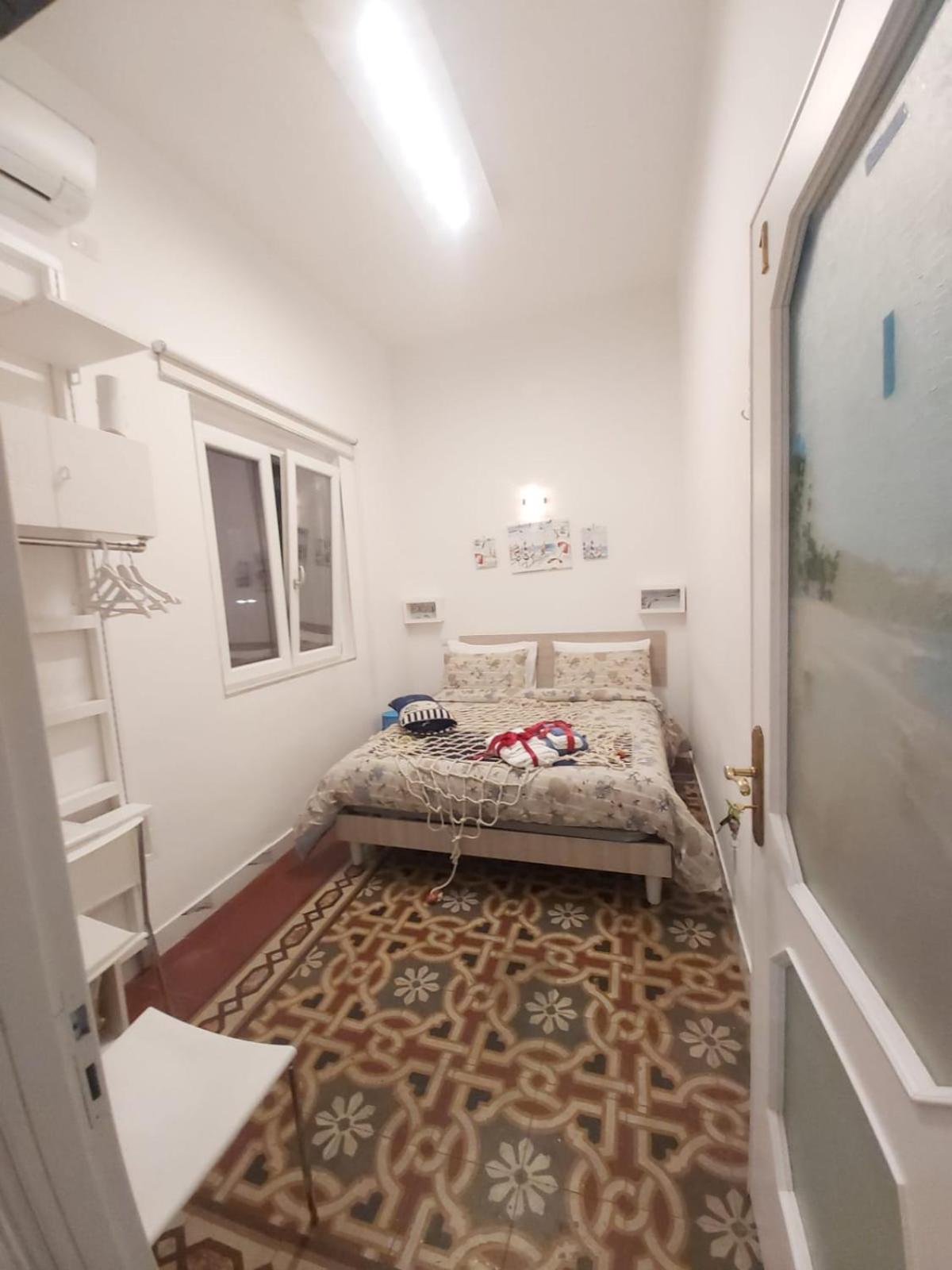 Double Room with Private External Bathroom photo 1