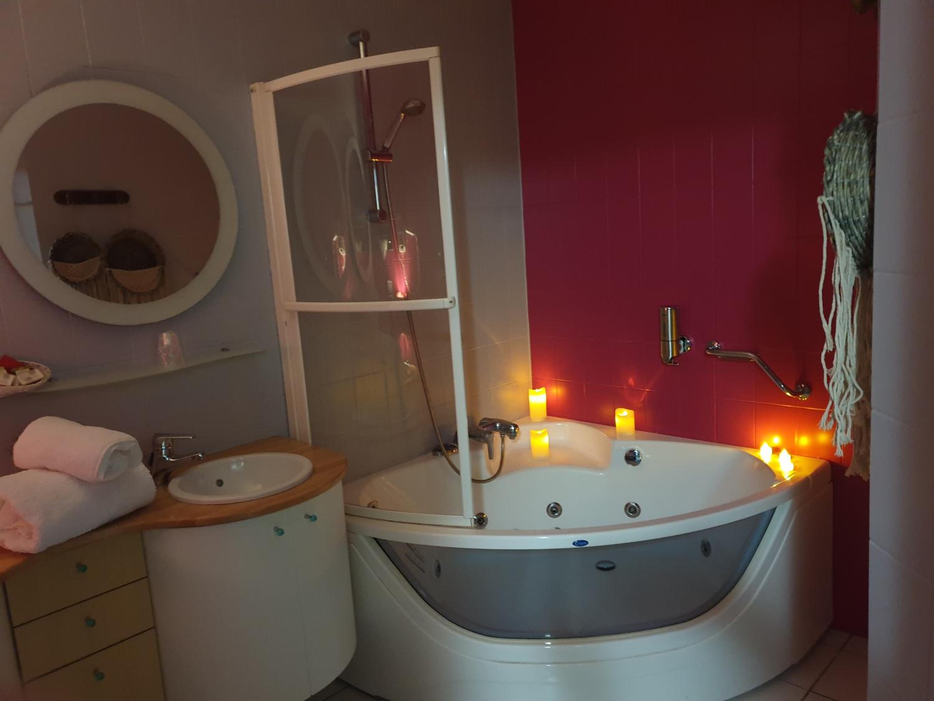 Chambre Double avec Baignoire Spa Chambre Double avec Baignoire Spa